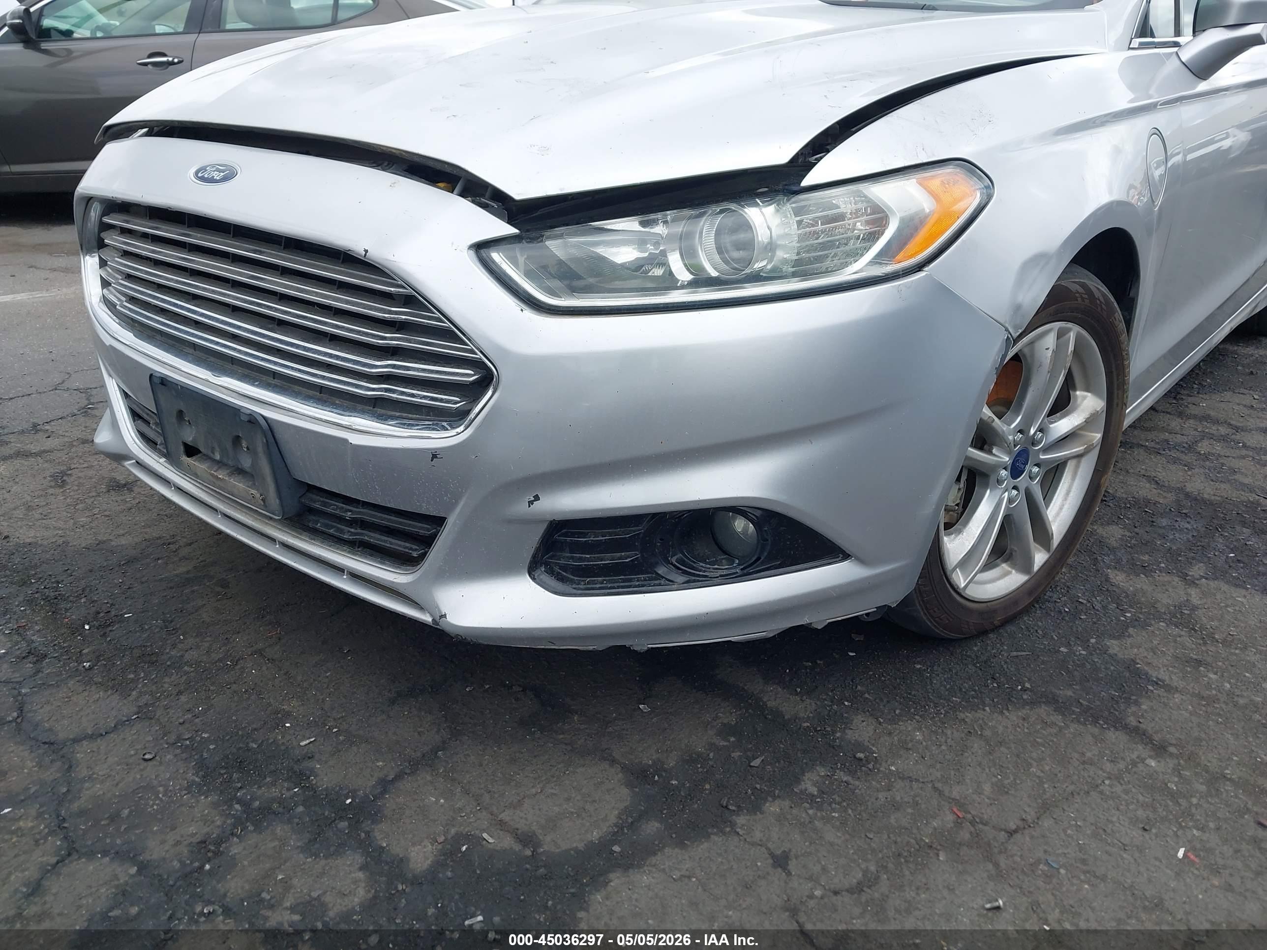 FORD FUSION image 6