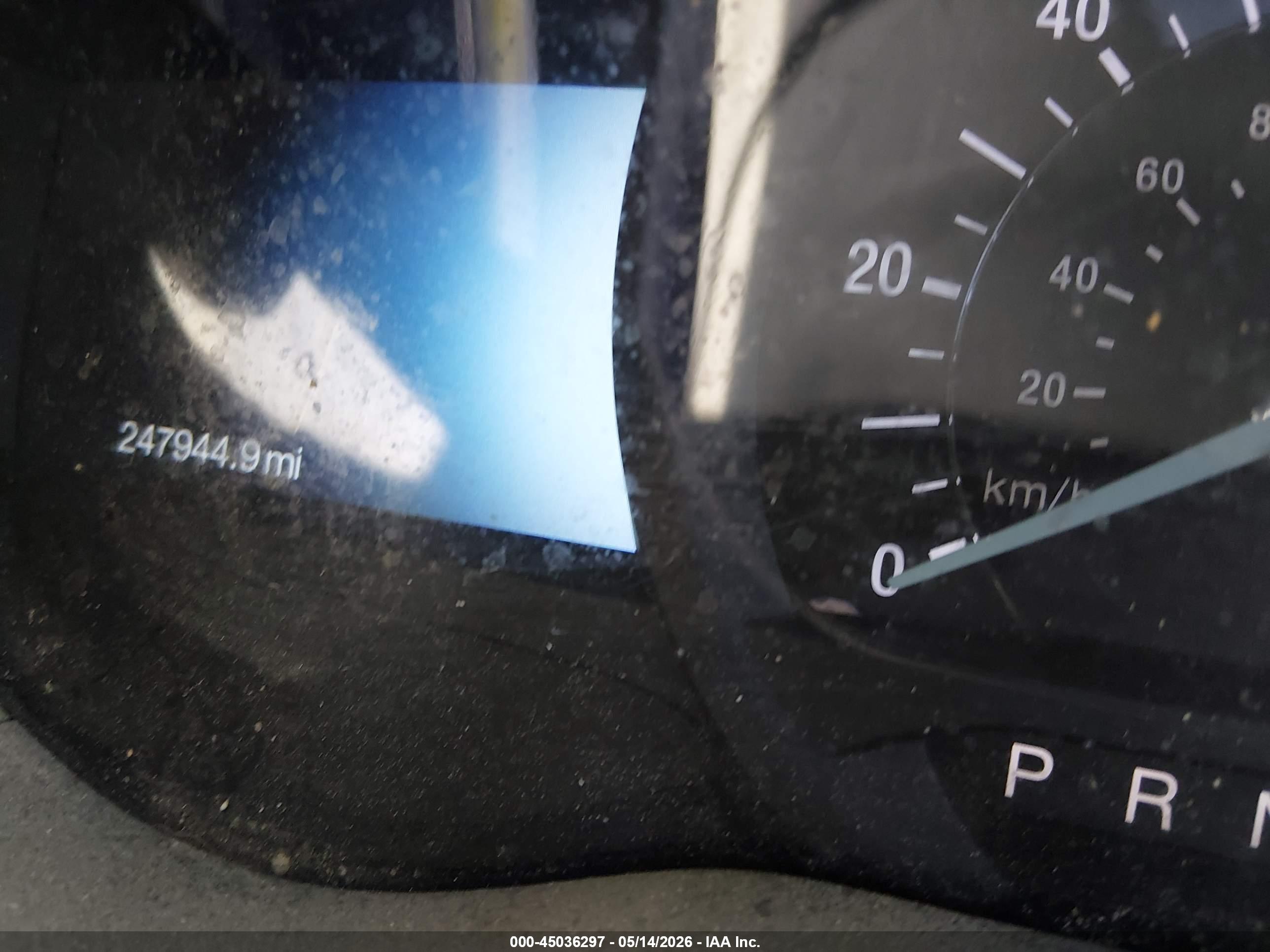 FORD FUSION image 7