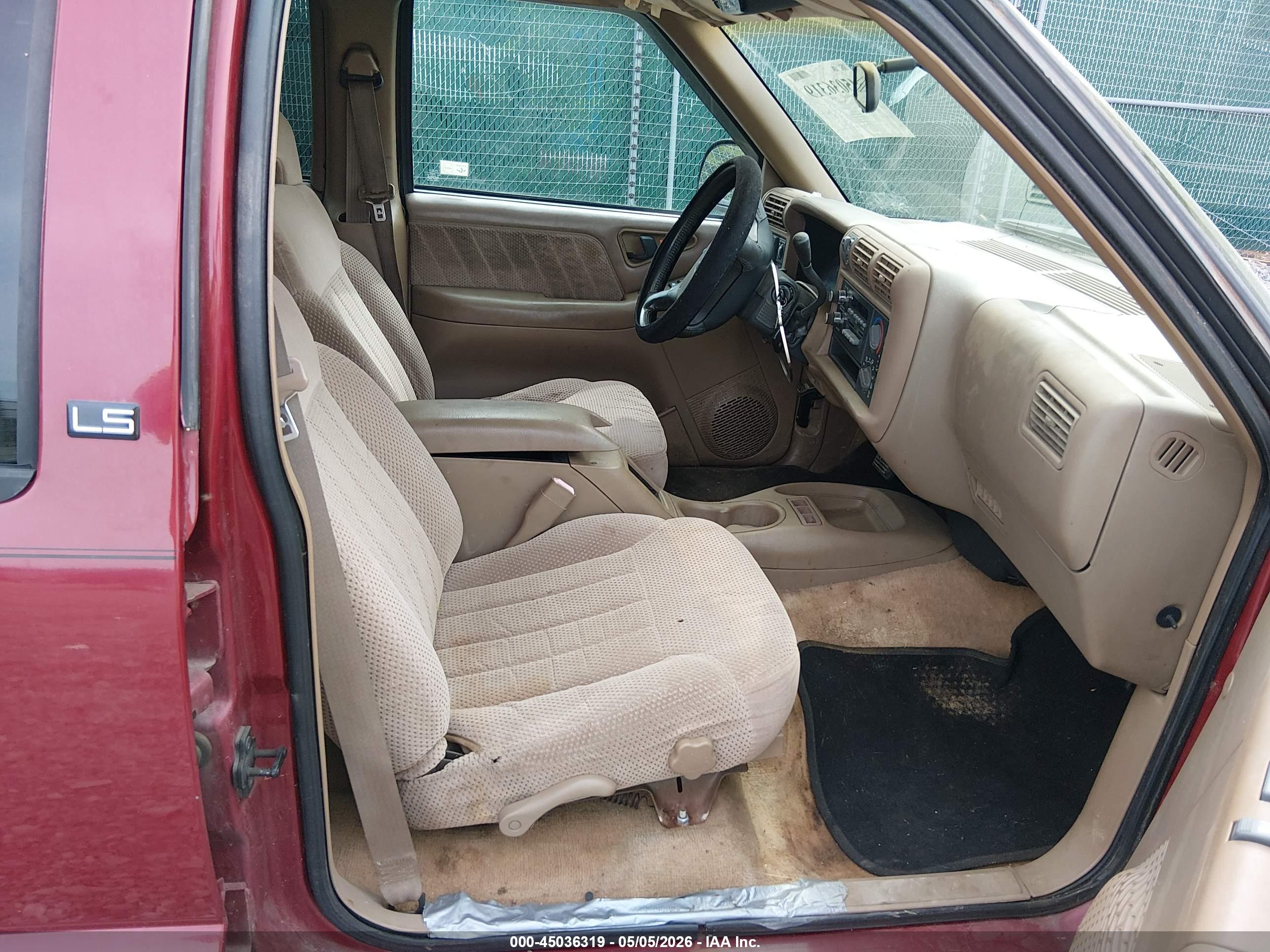 CHEVROLET BLAZER image 5