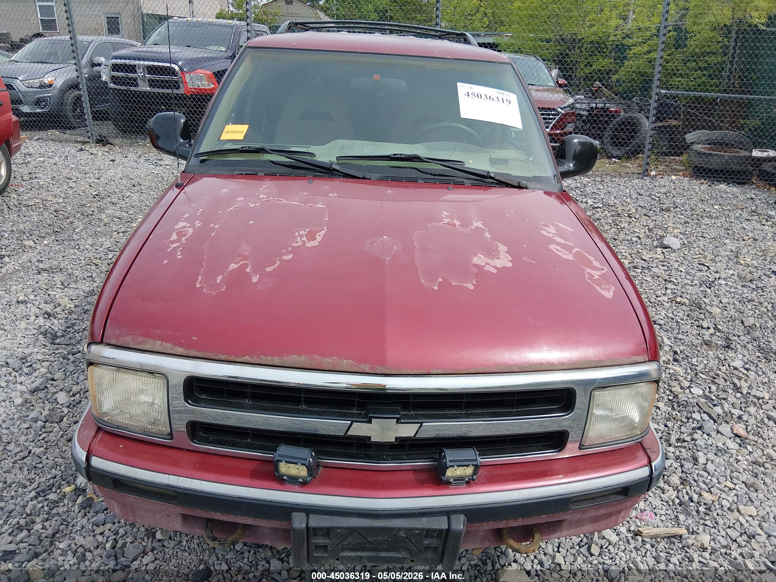 CHEVROLET BLAZER image 6