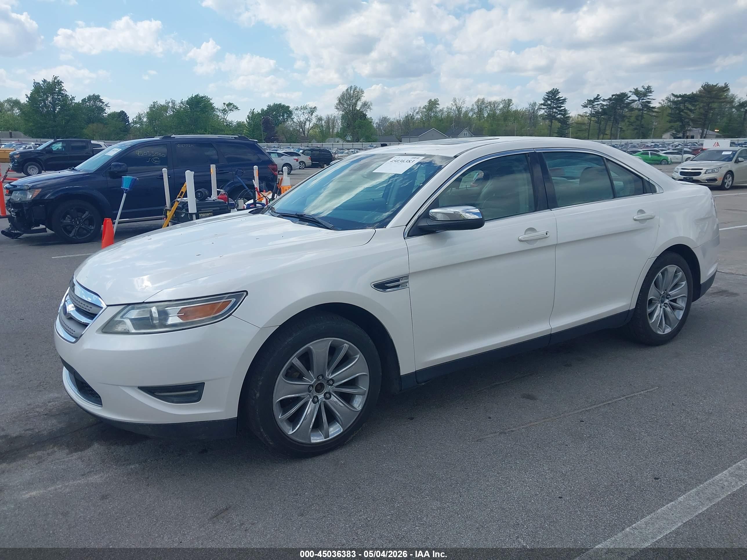FORD TAURUS image 2