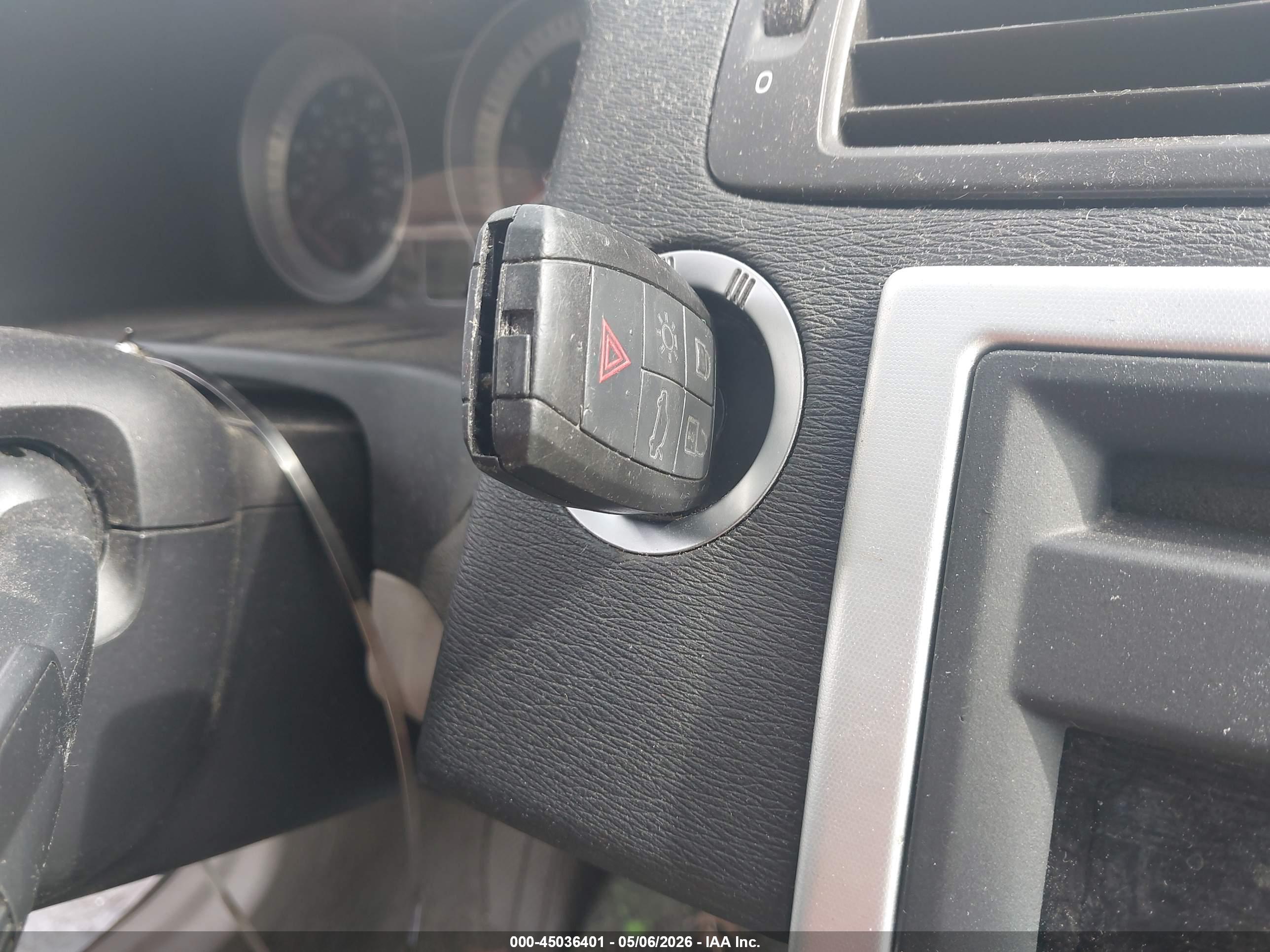 VOLVO C70 image 11