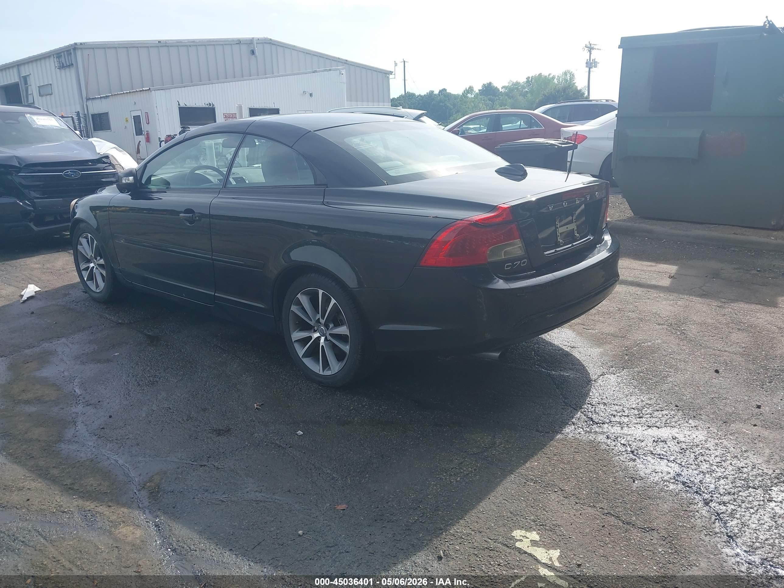 VOLVO C70 image 3