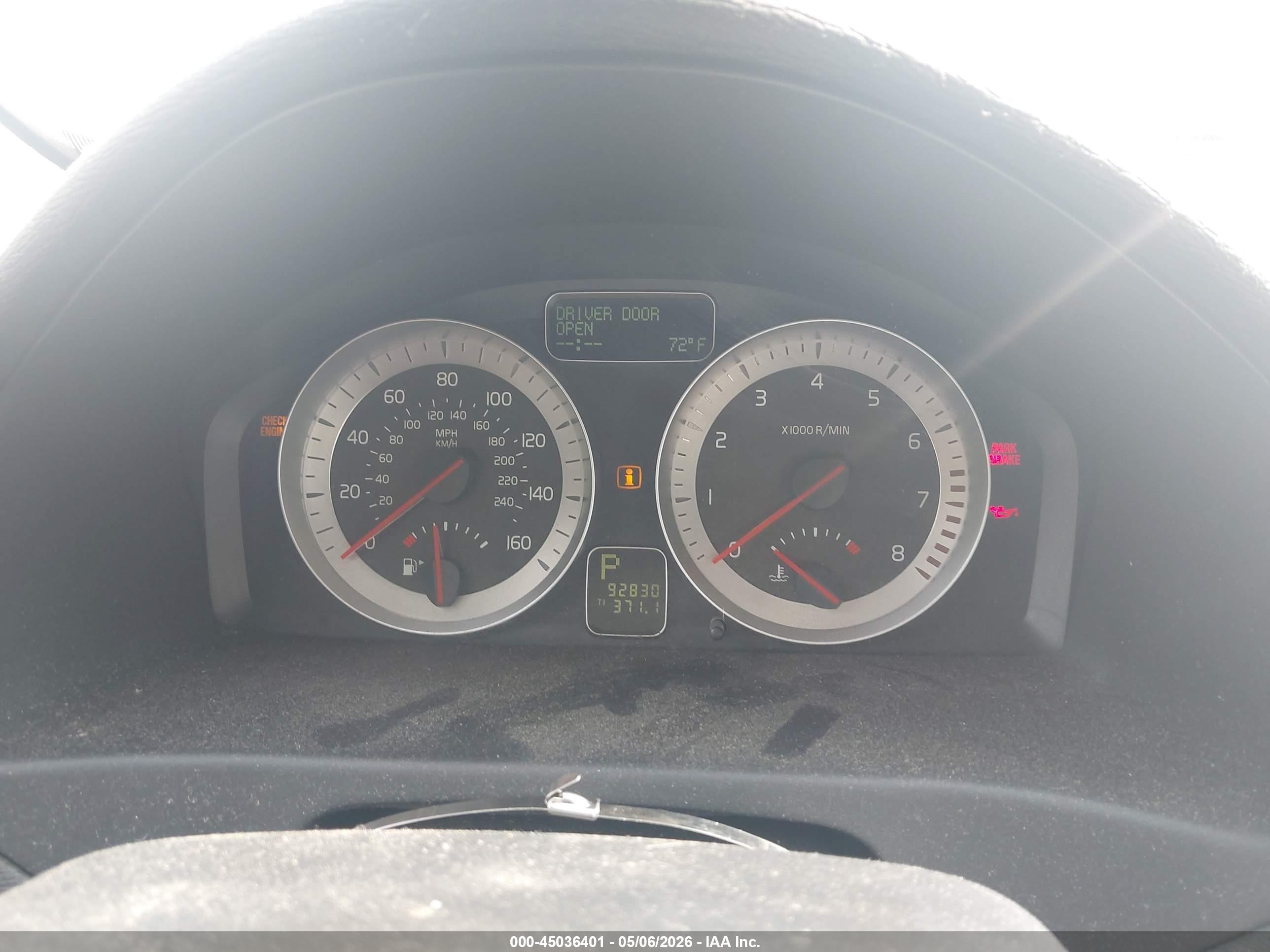 VOLVO C70 image 7