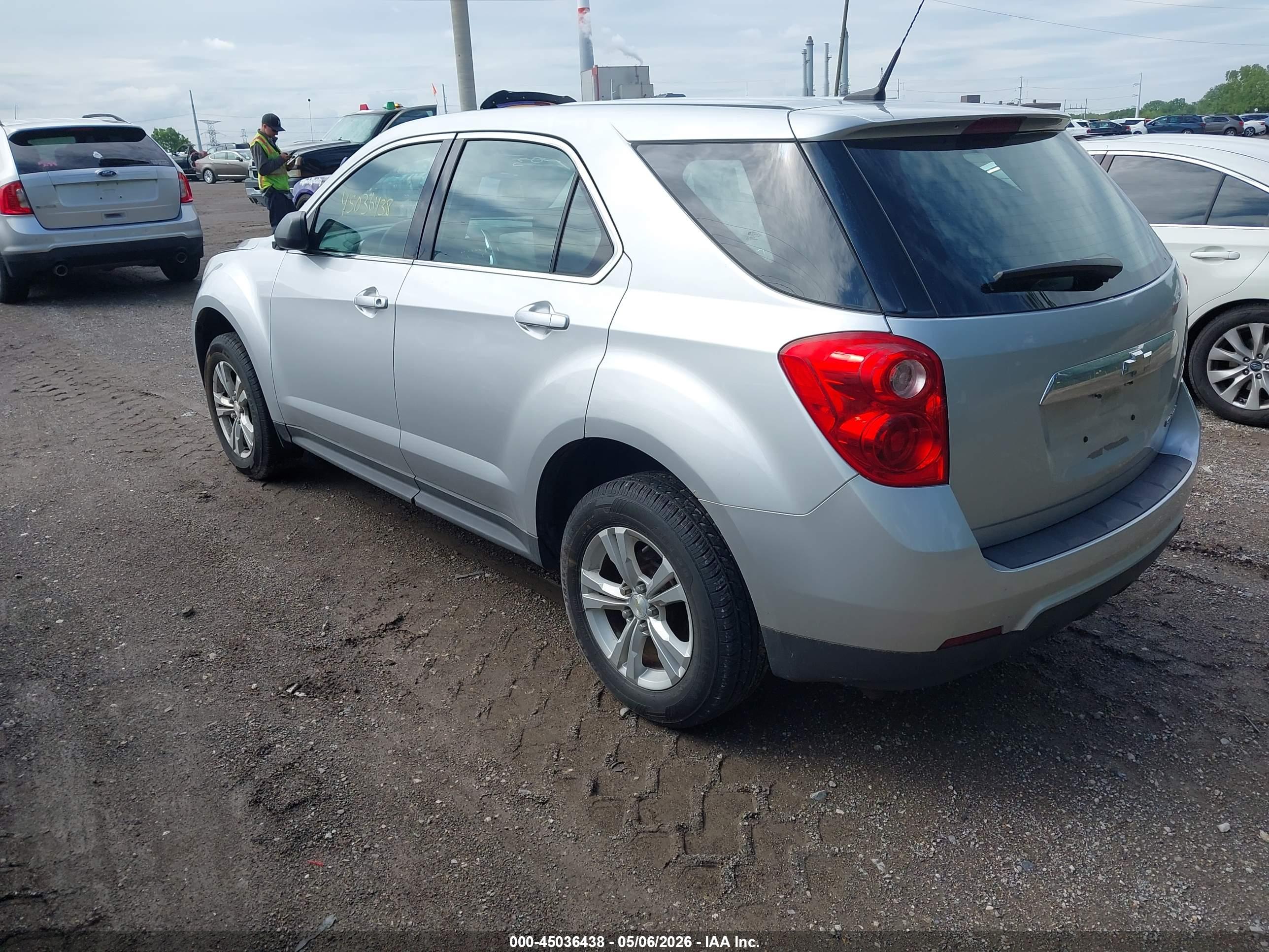 CHEVROLET EQUINOX image 3