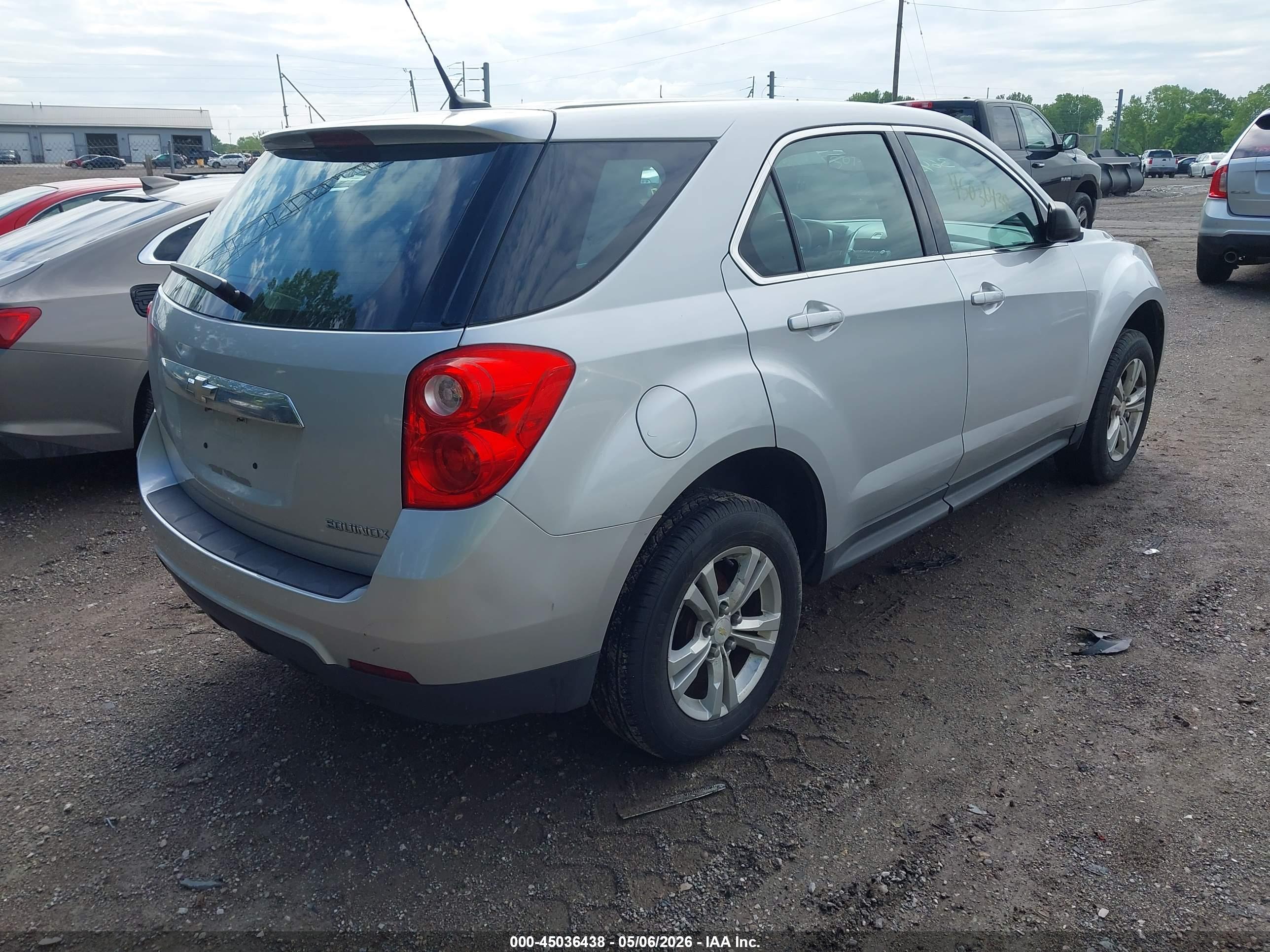CHEVROLET EQUINOX image 4