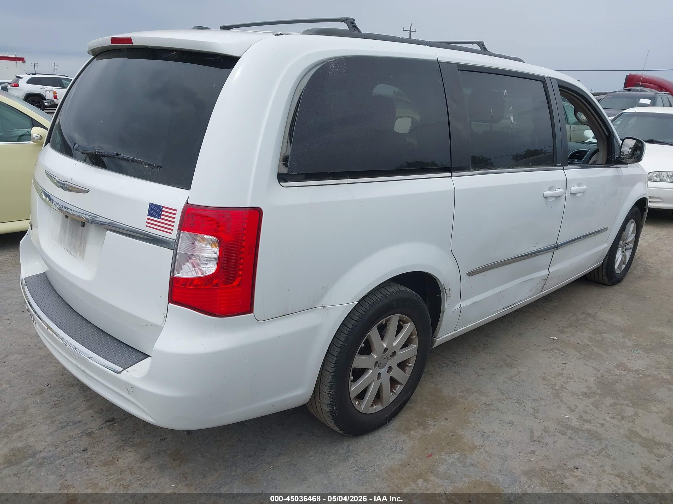 CHRYSLER TOWN image 4