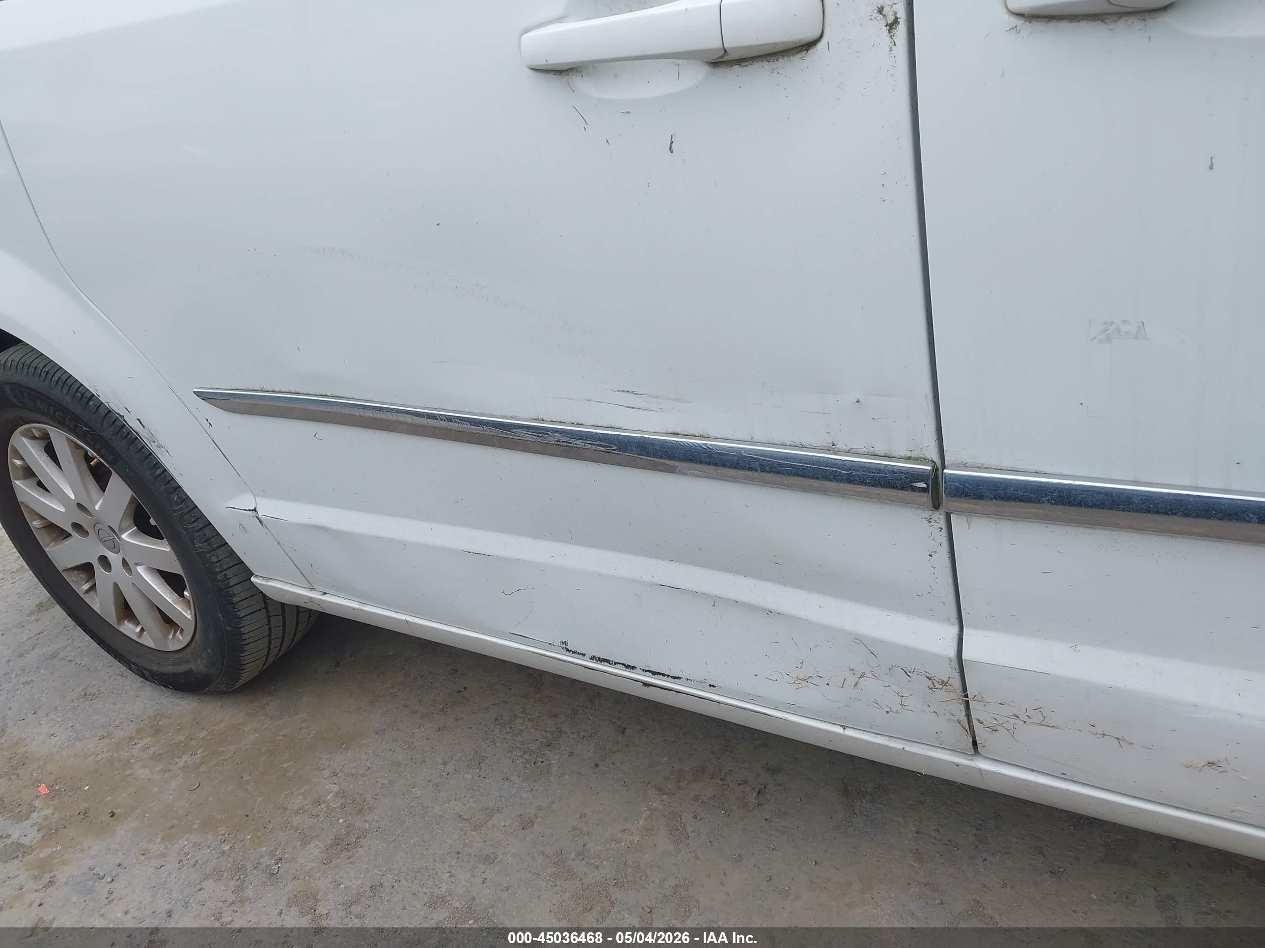 CHRYSLER TOWN image 6