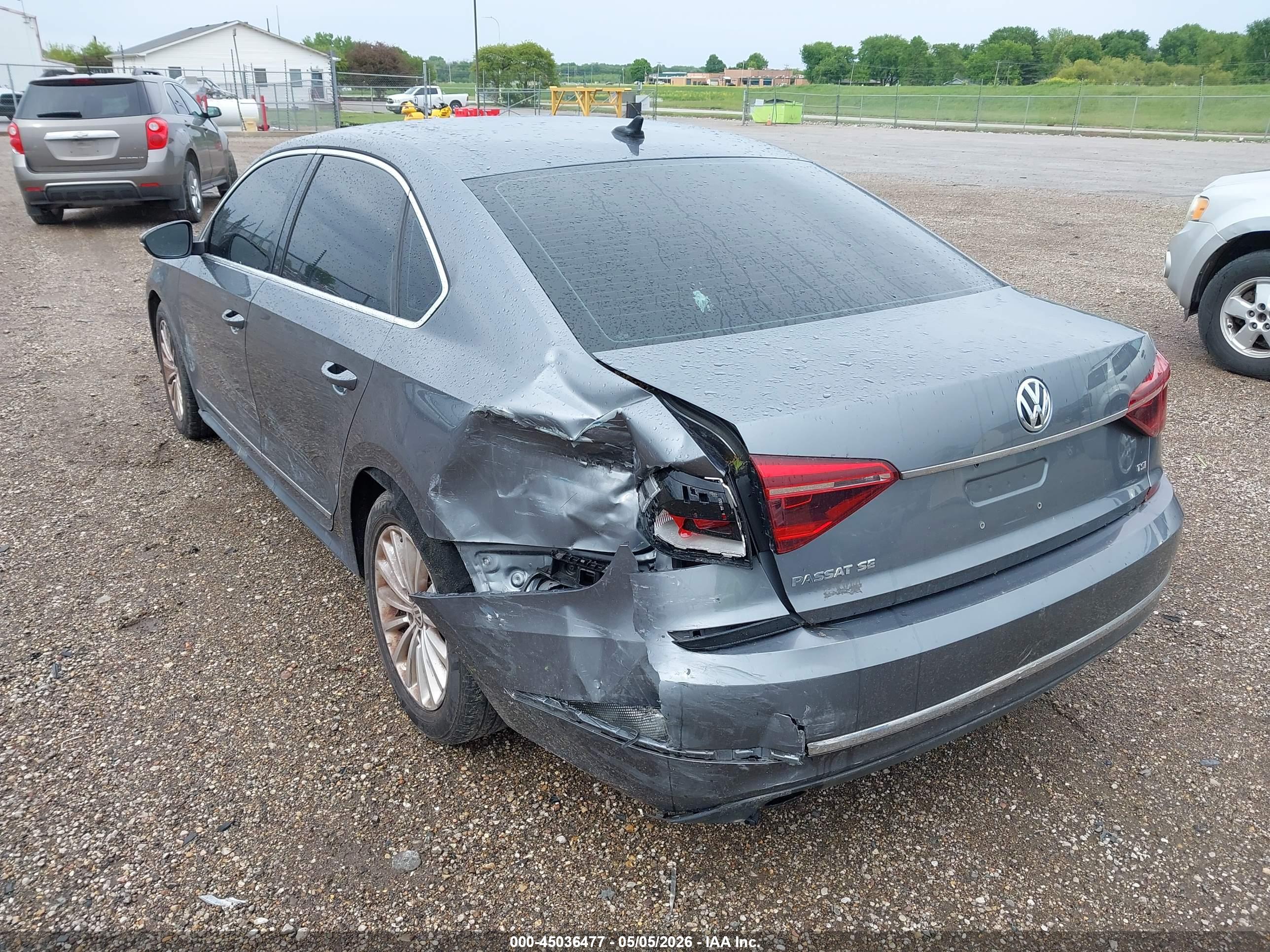 VOLKSWAGEN PASSAT image 3