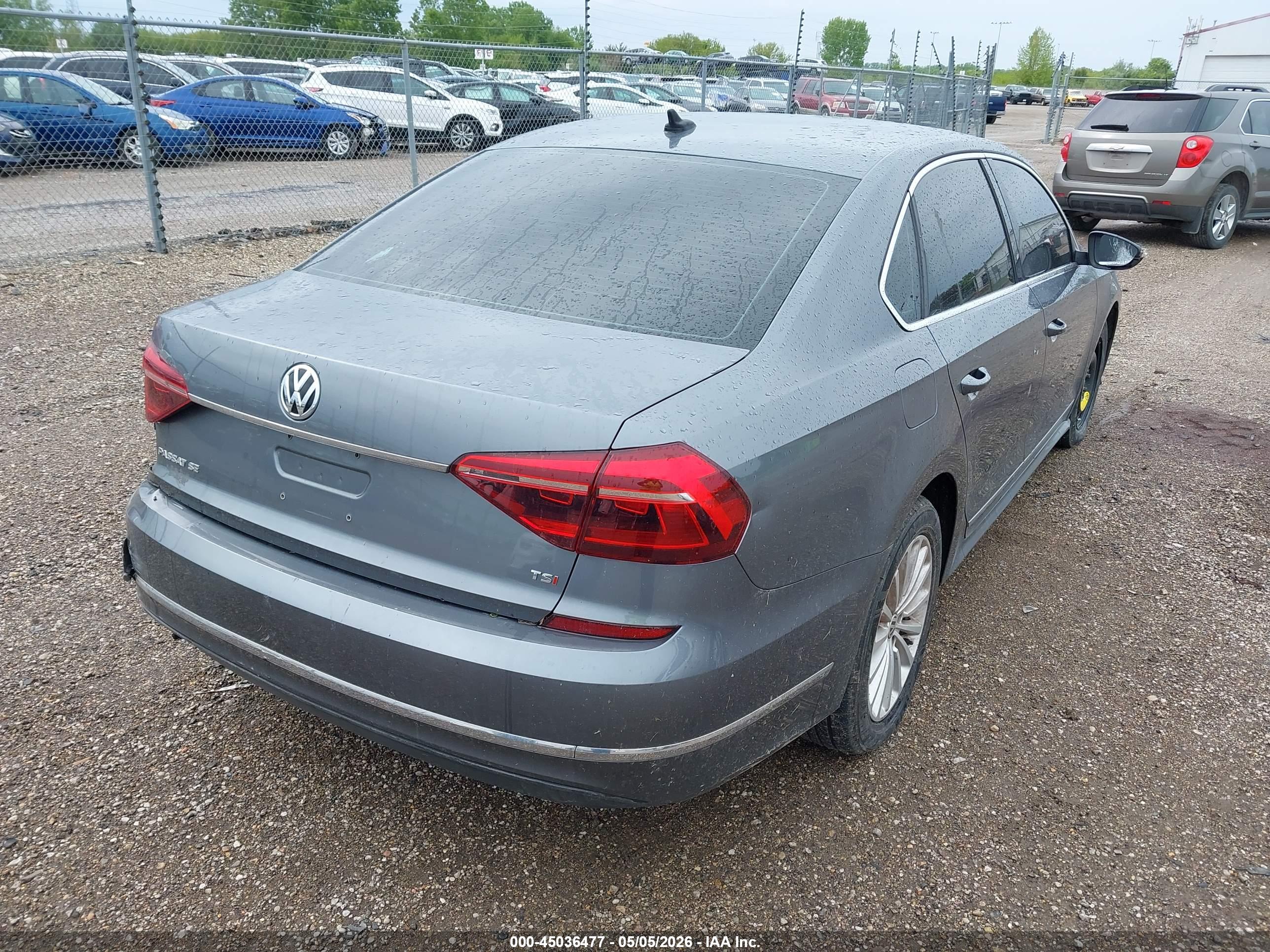 VOLKSWAGEN PASSAT image 4