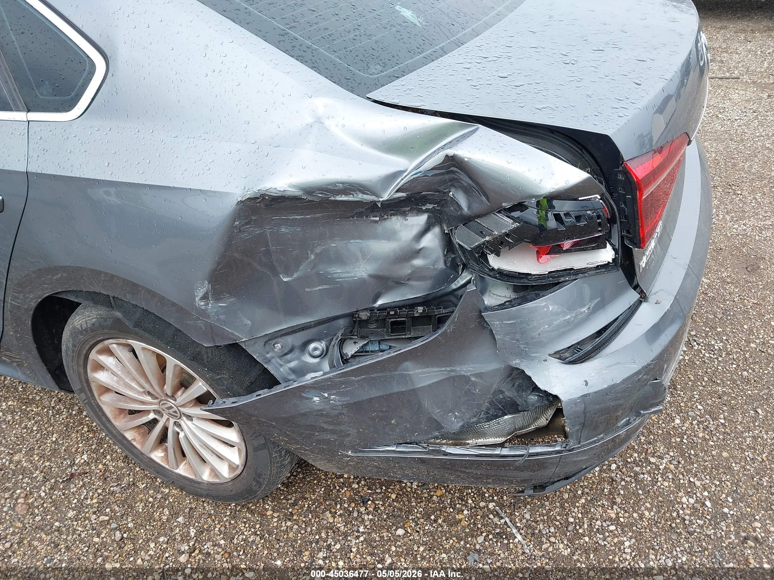 VOLKSWAGEN PASSAT image 6