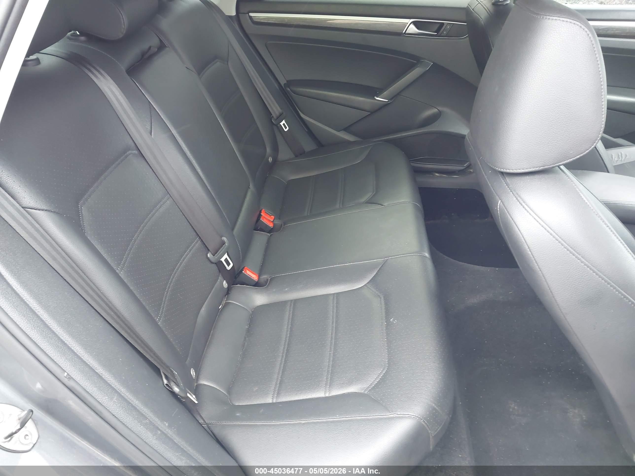 VOLKSWAGEN PASSAT image 8