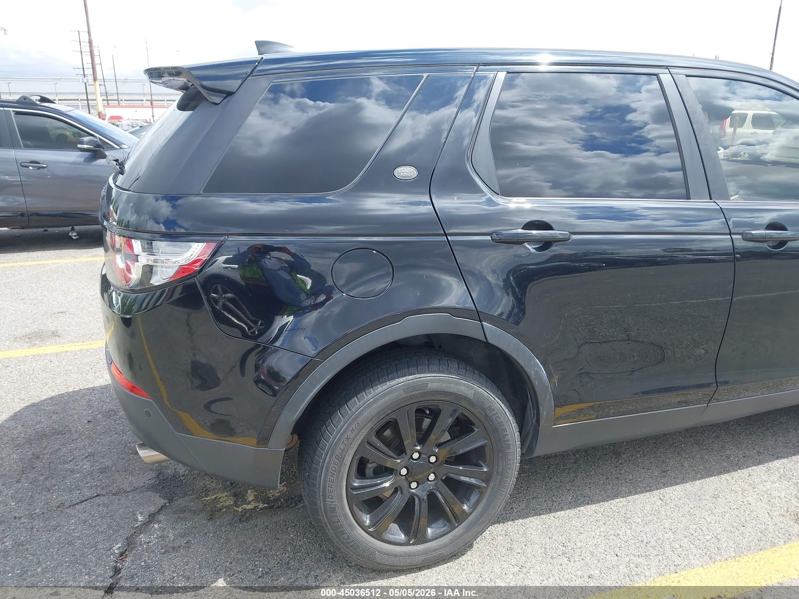 LAND ROVER image 6