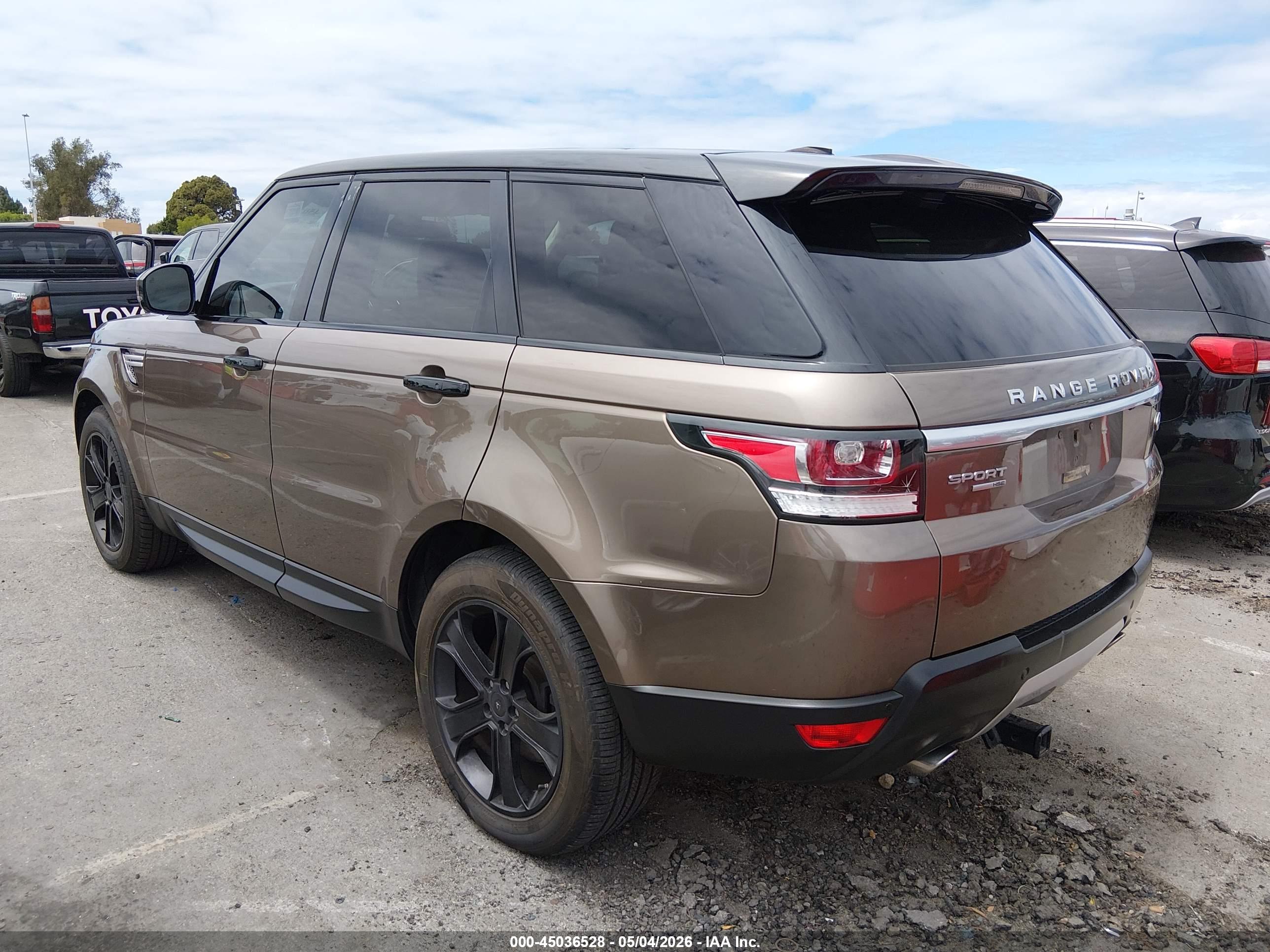 LAND ROVER image 3