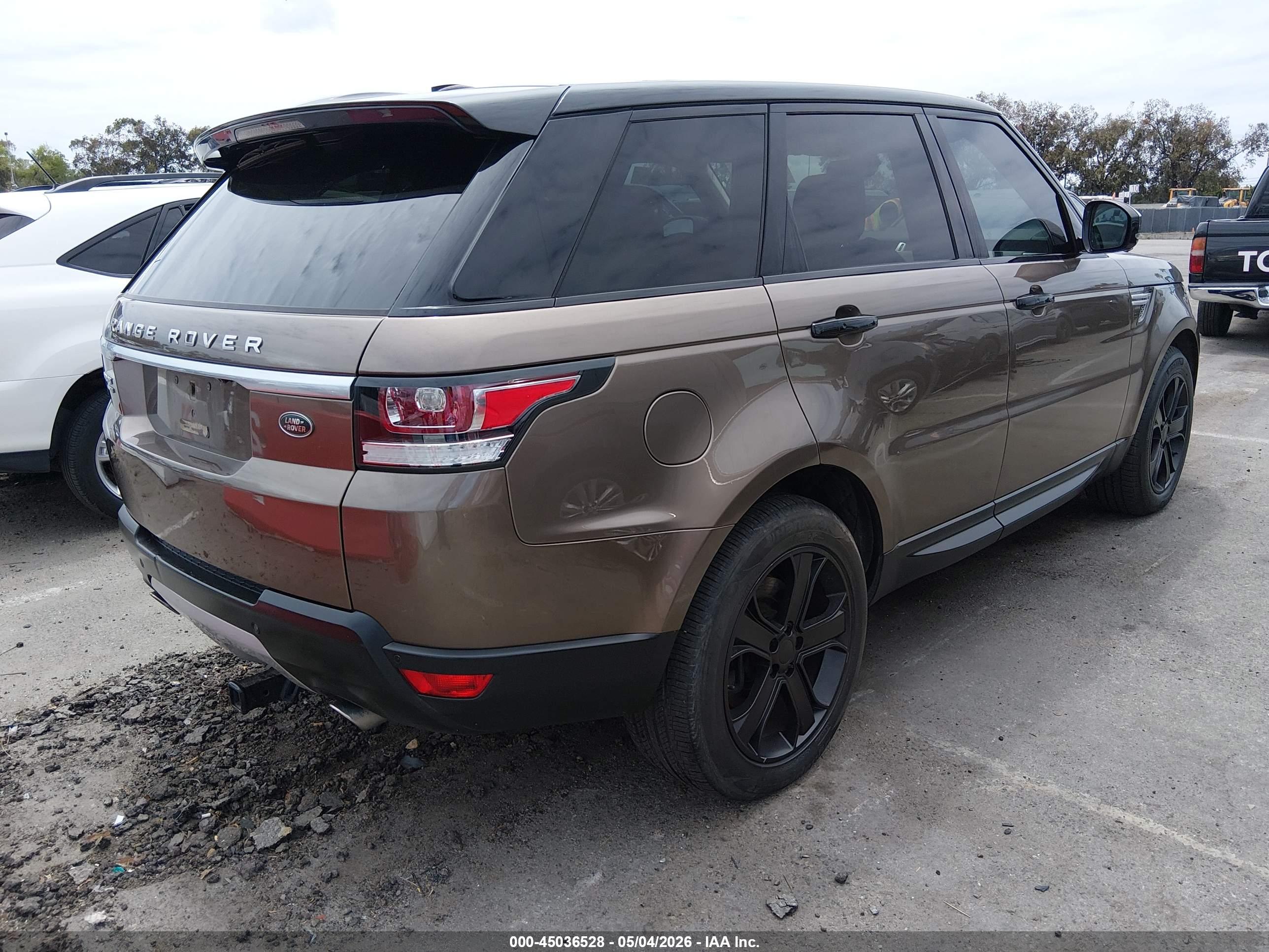 LAND ROVER image 4