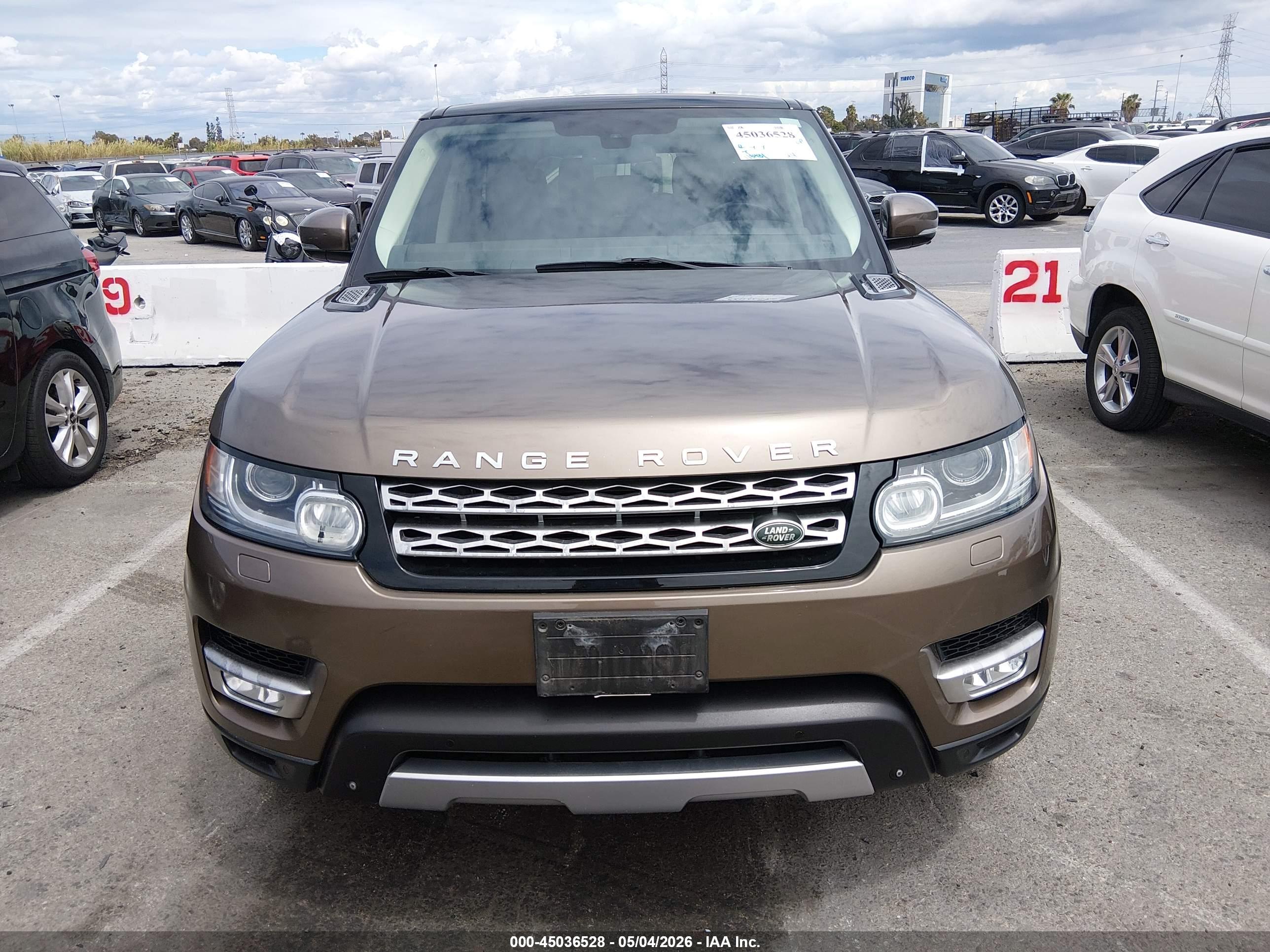 LAND ROVER image 6