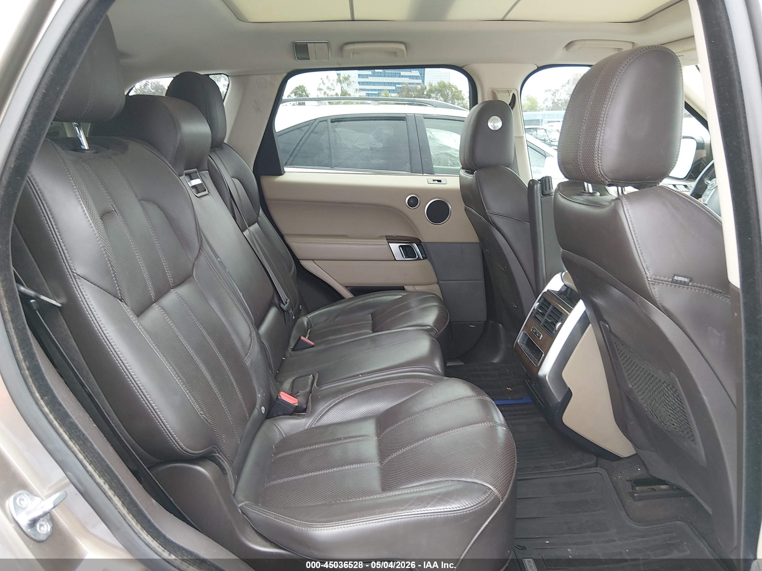 LAND ROVER image 8