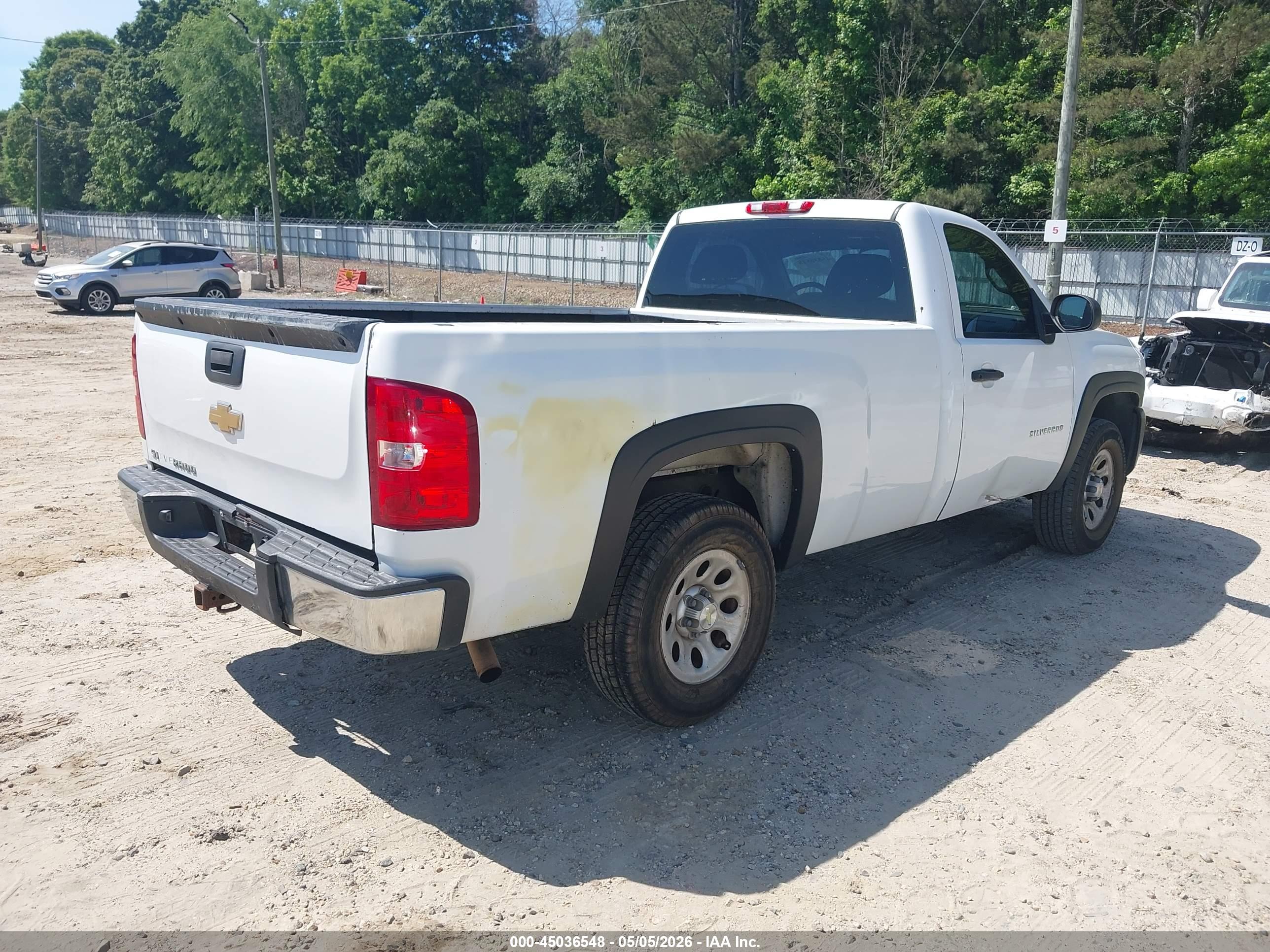 CHEVROLET SILVERADO image 4