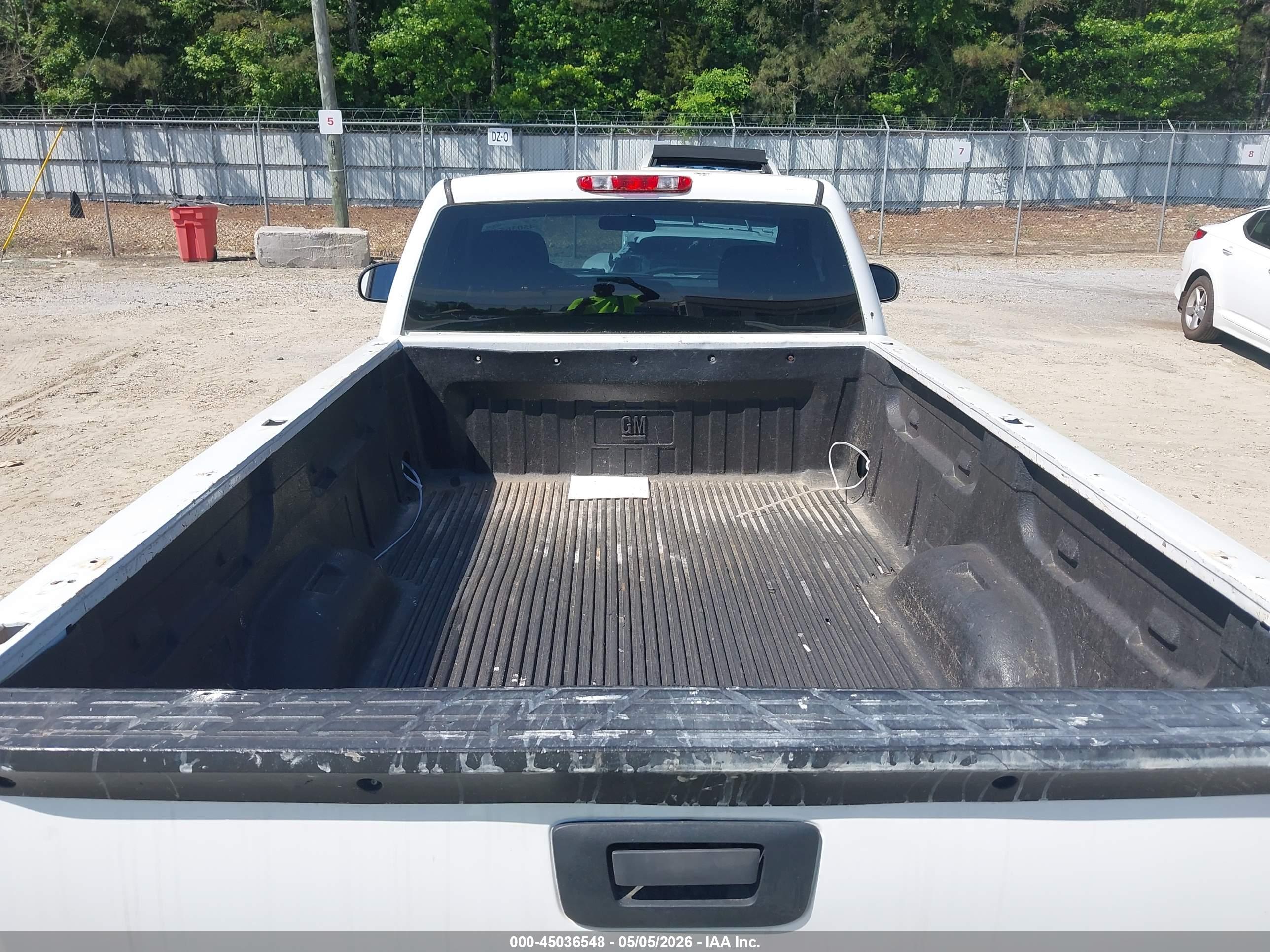 CHEVROLET SILVERADO image 8