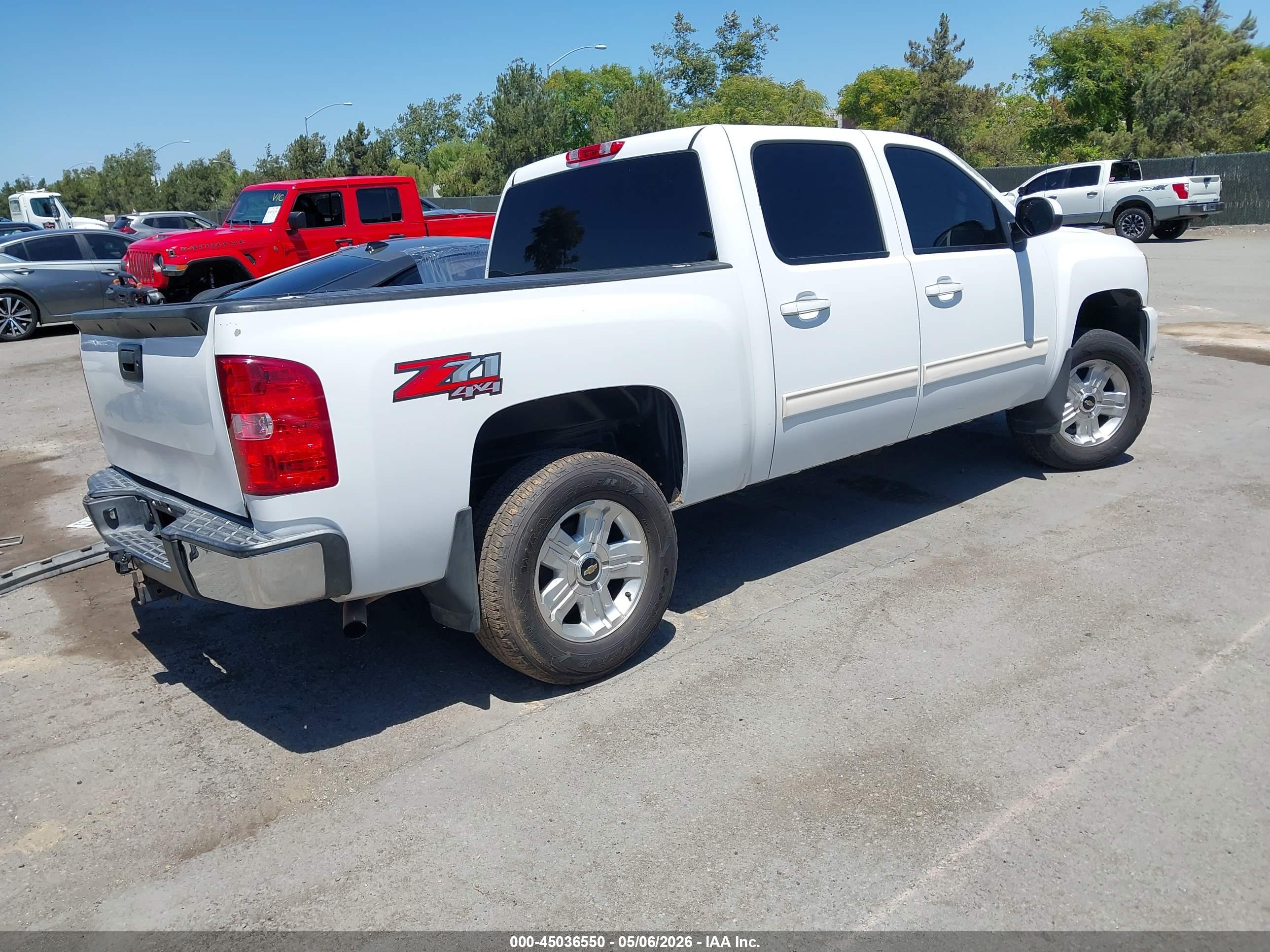 CHEVROLET SILVERADO image 4