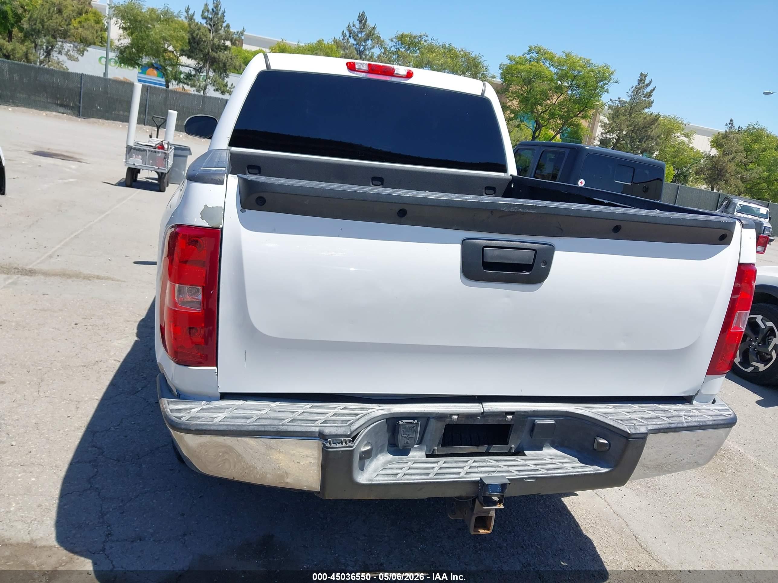 CHEVROLET SILVERADO image 6