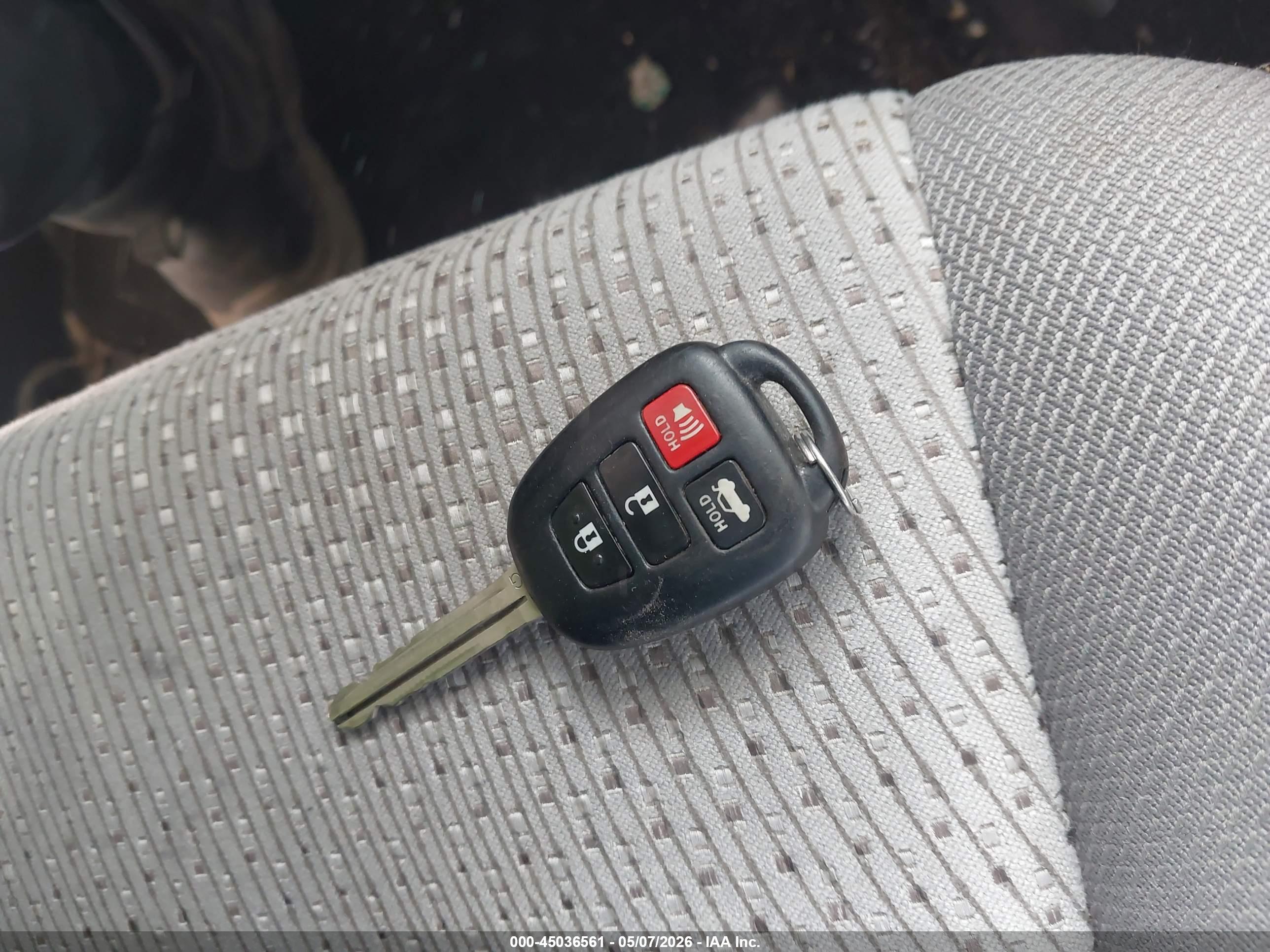 TOYOTA CAMRY image 11