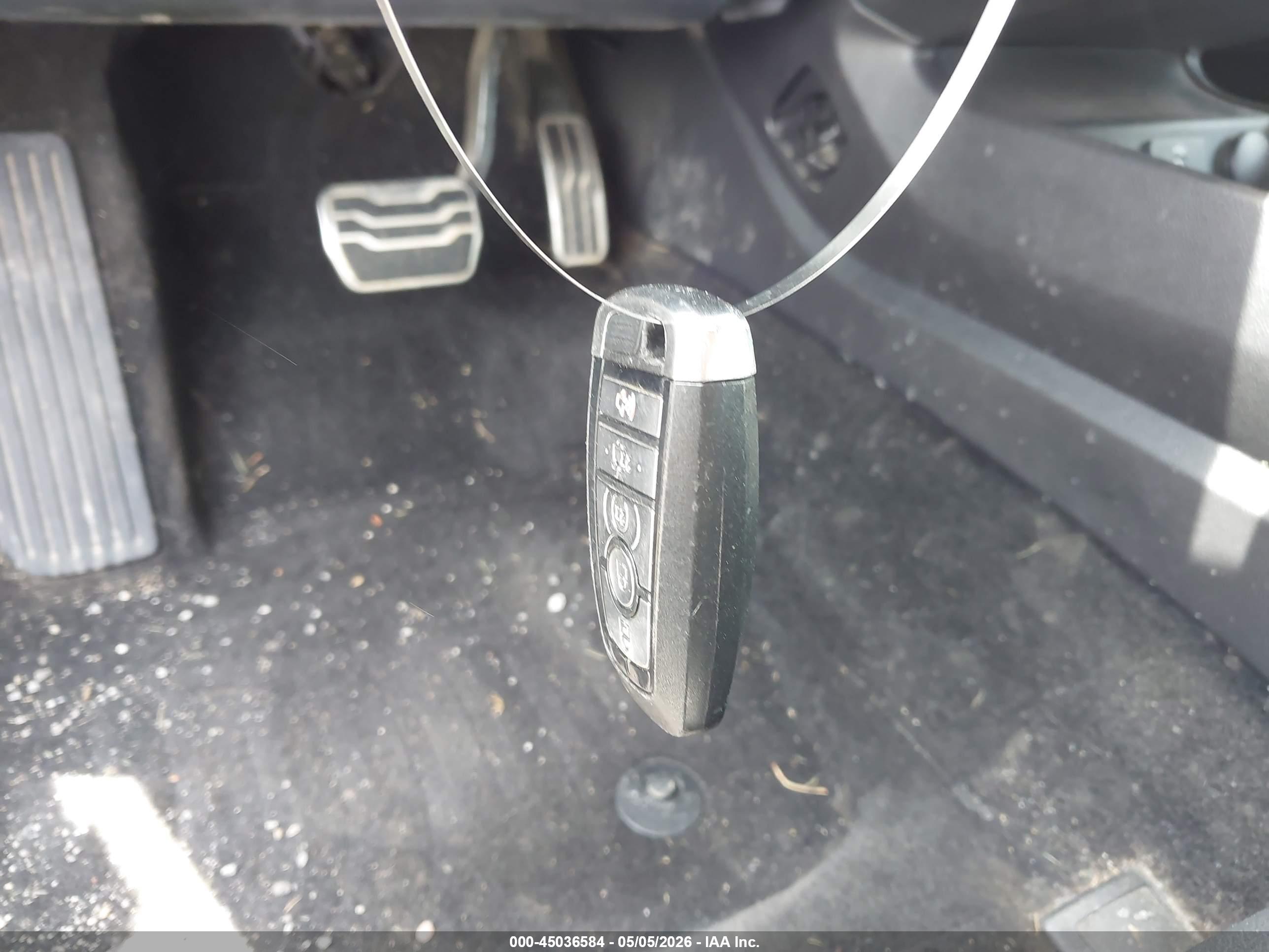 FORD FUSION image 11