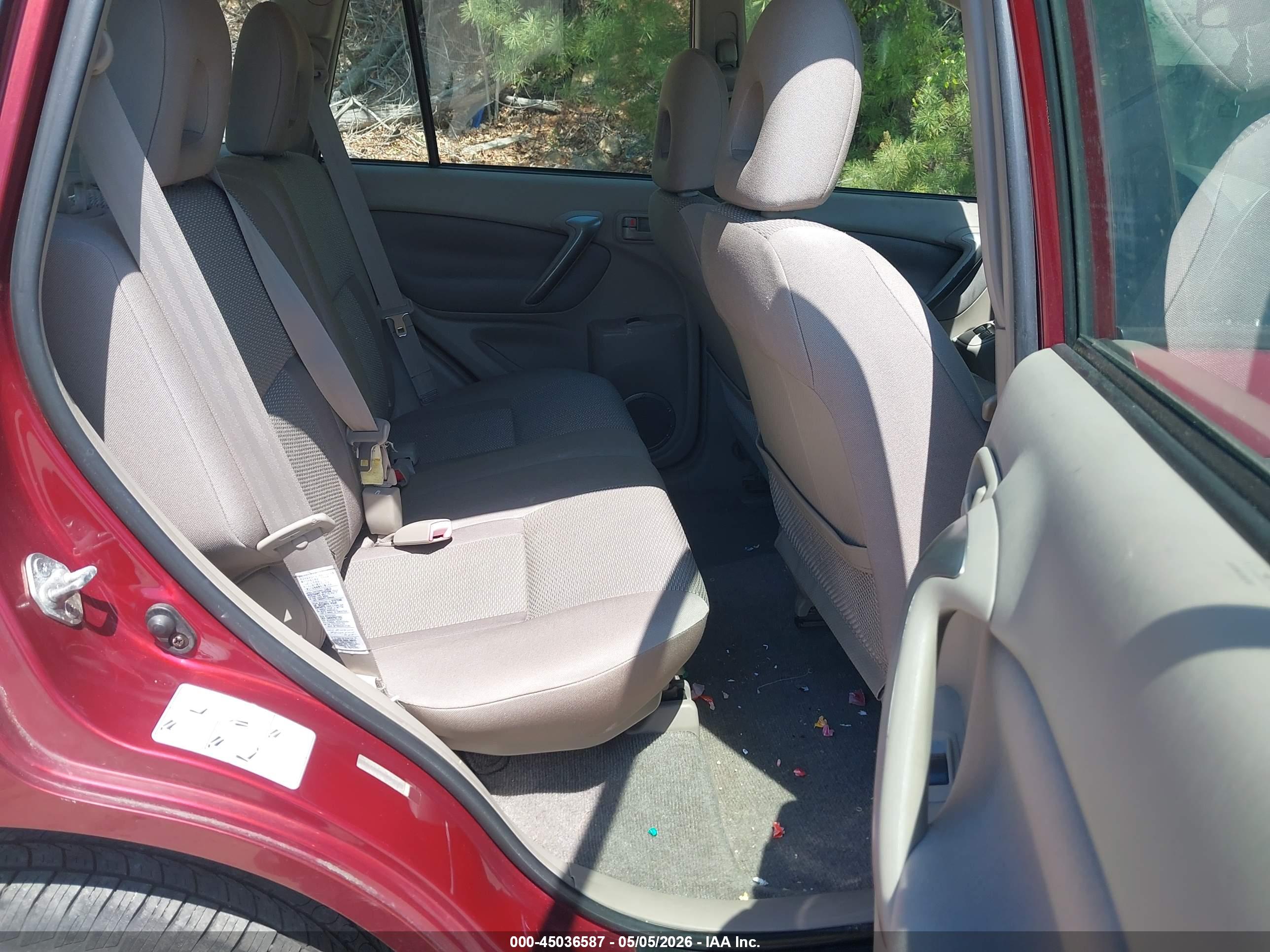 TOYOTA RAV4 image 8