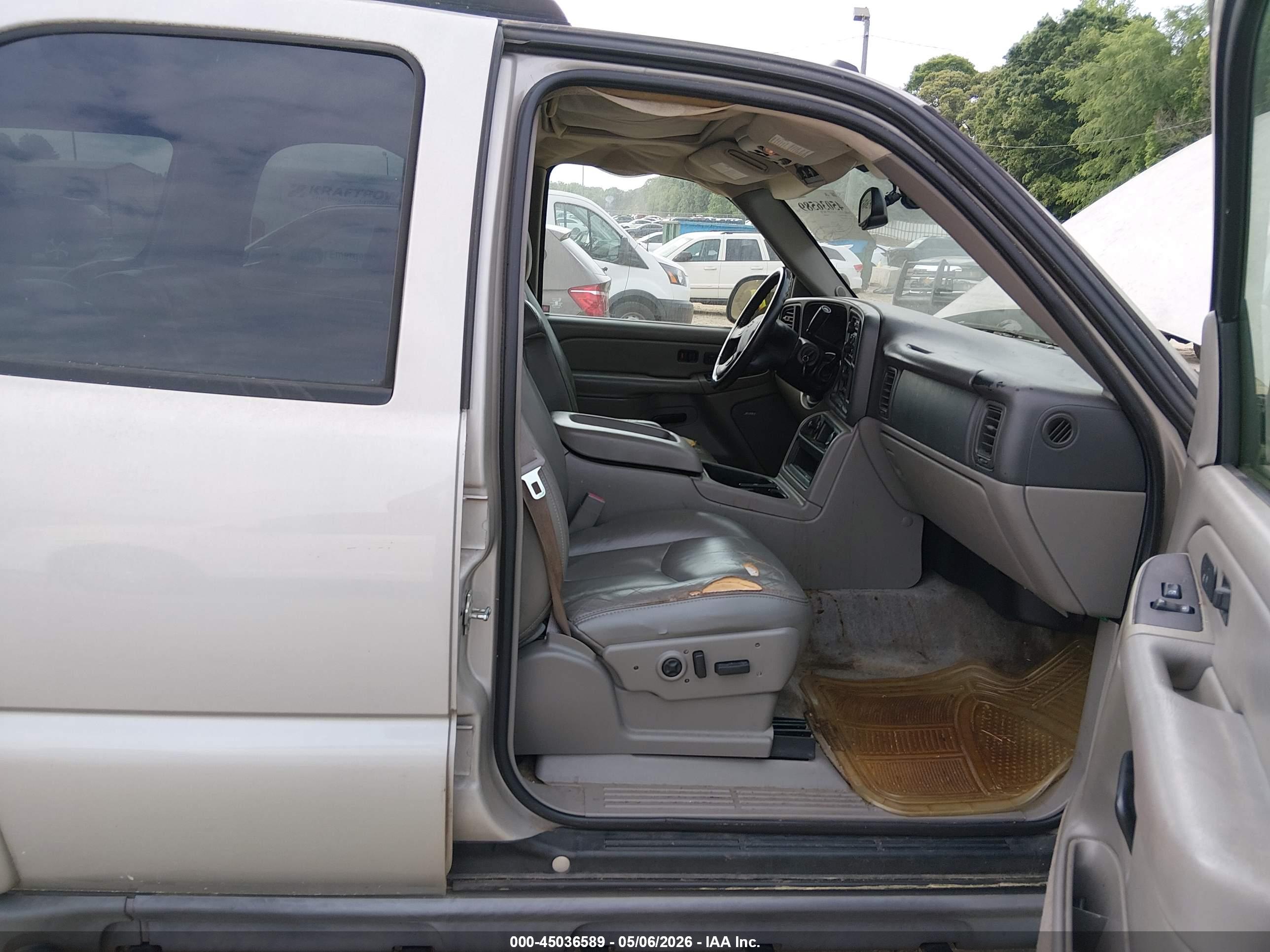 CHEVROLET TAHOE image 5
