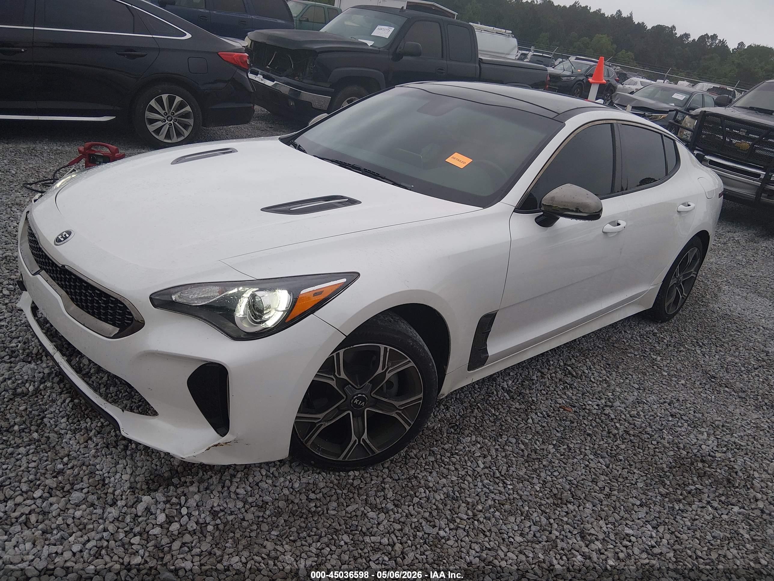 KIA STINGER image 2