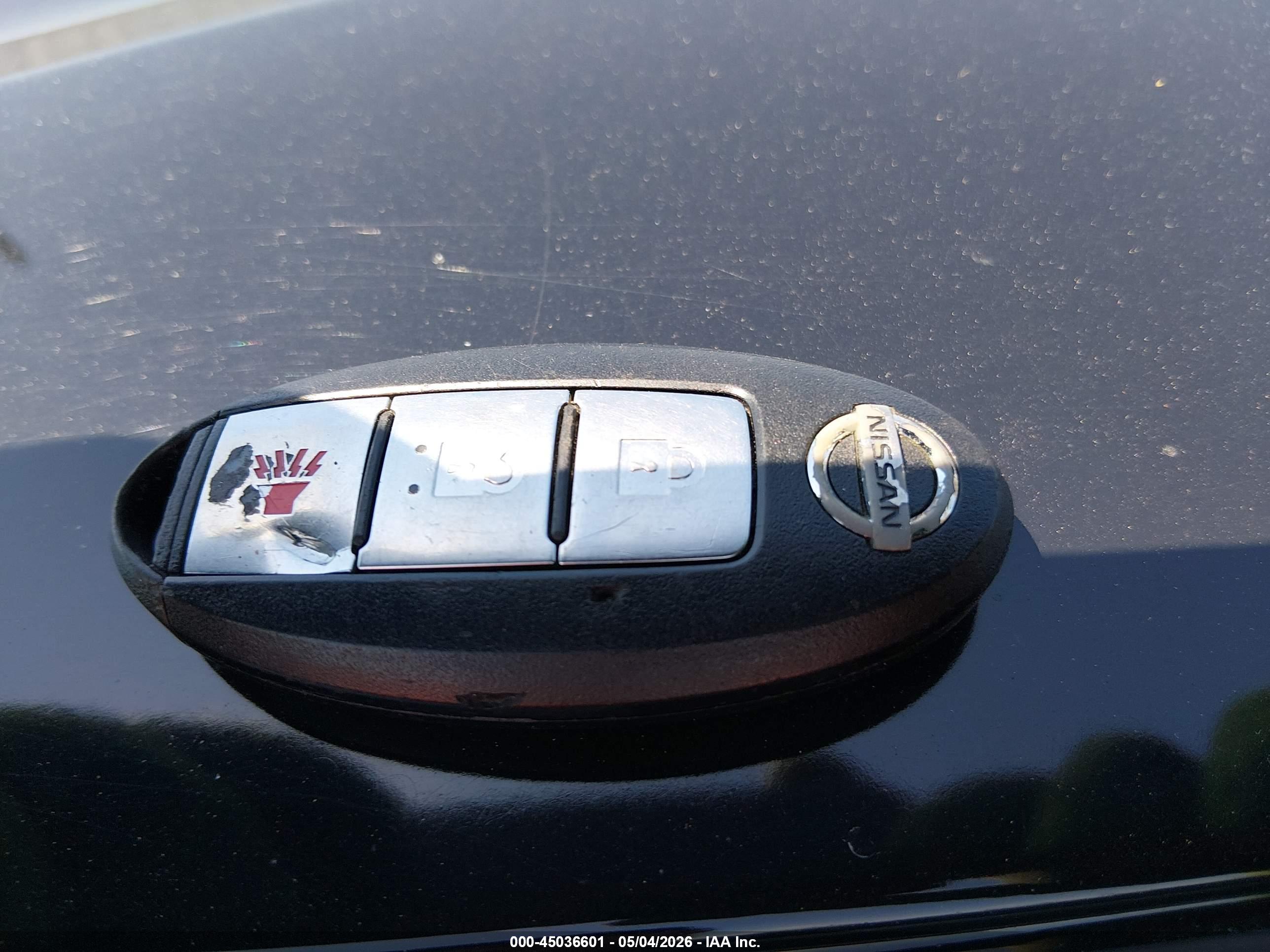 NISSAN VERSA image 11