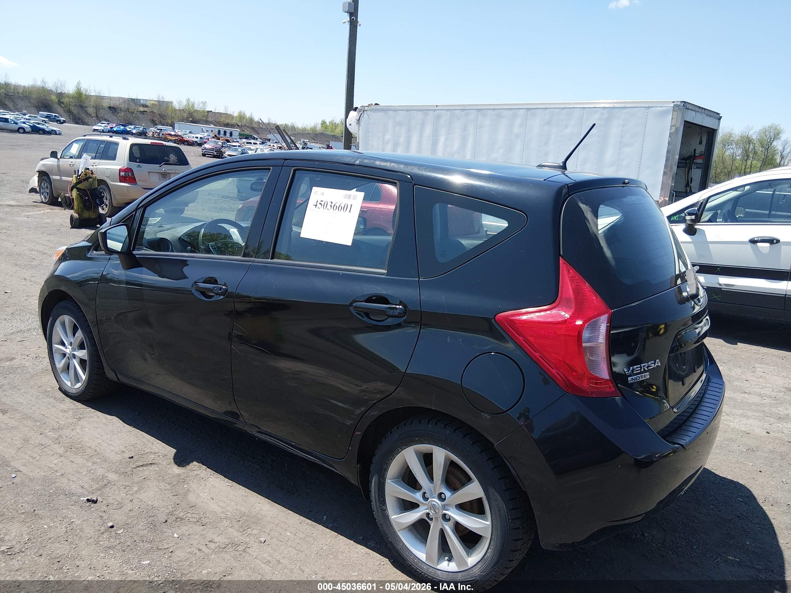 NISSAN VERSA image 3