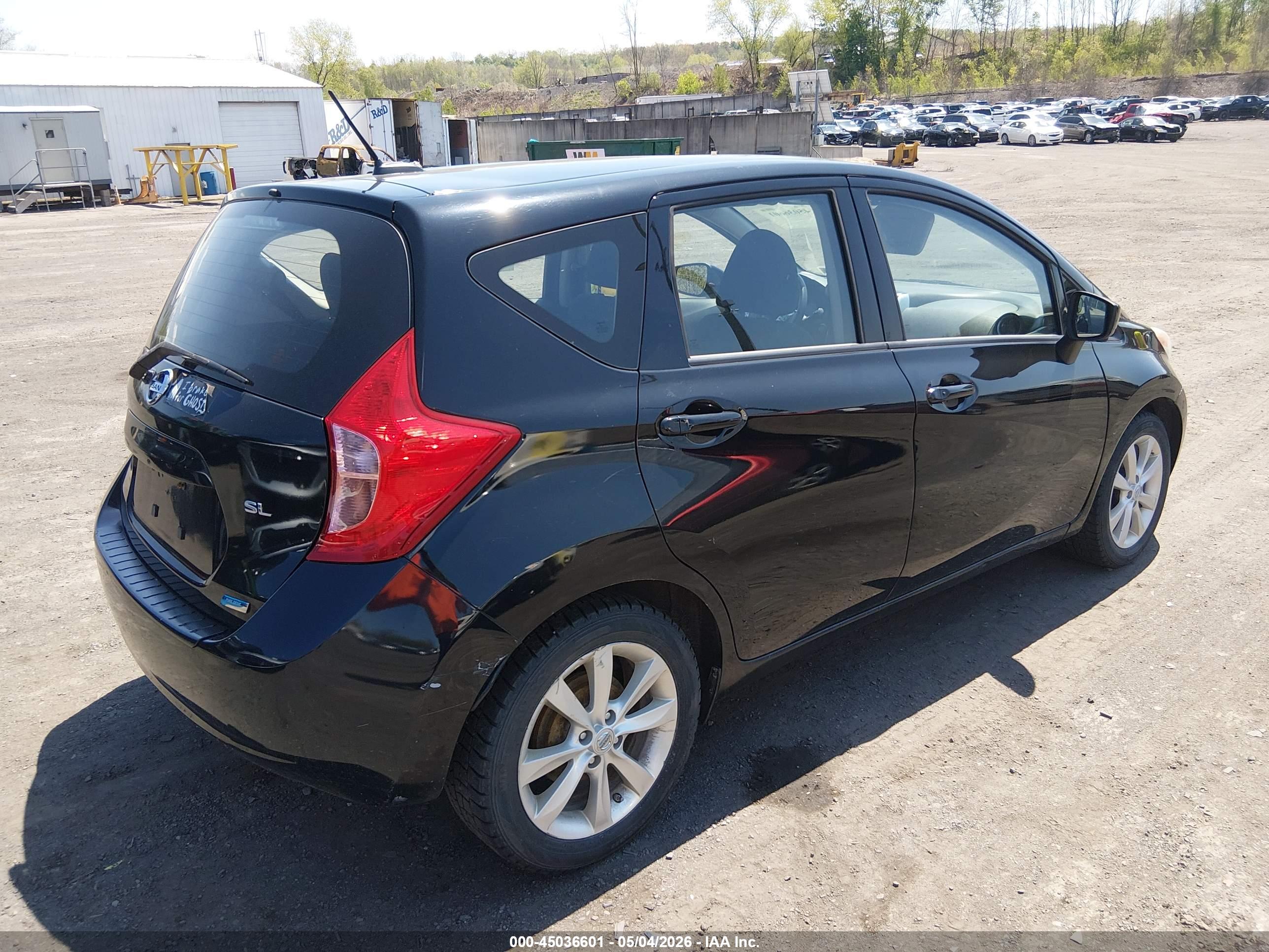 NISSAN VERSA image 4