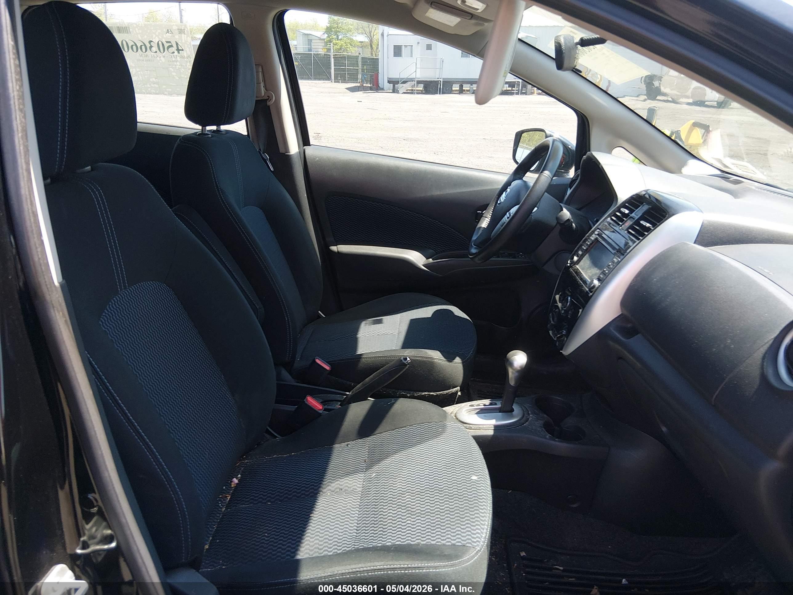 NISSAN VERSA image 5