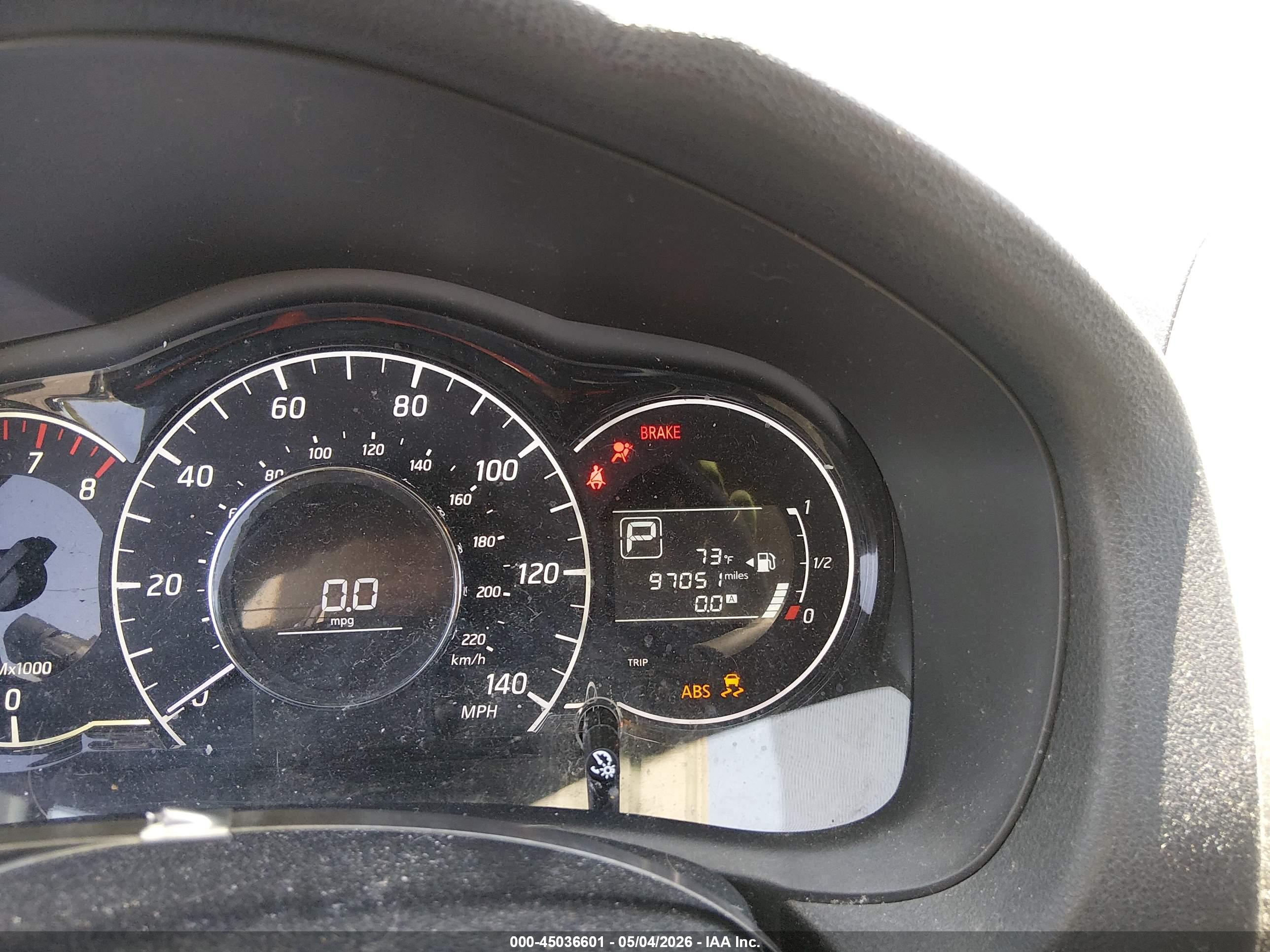 NISSAN VERSA image 7