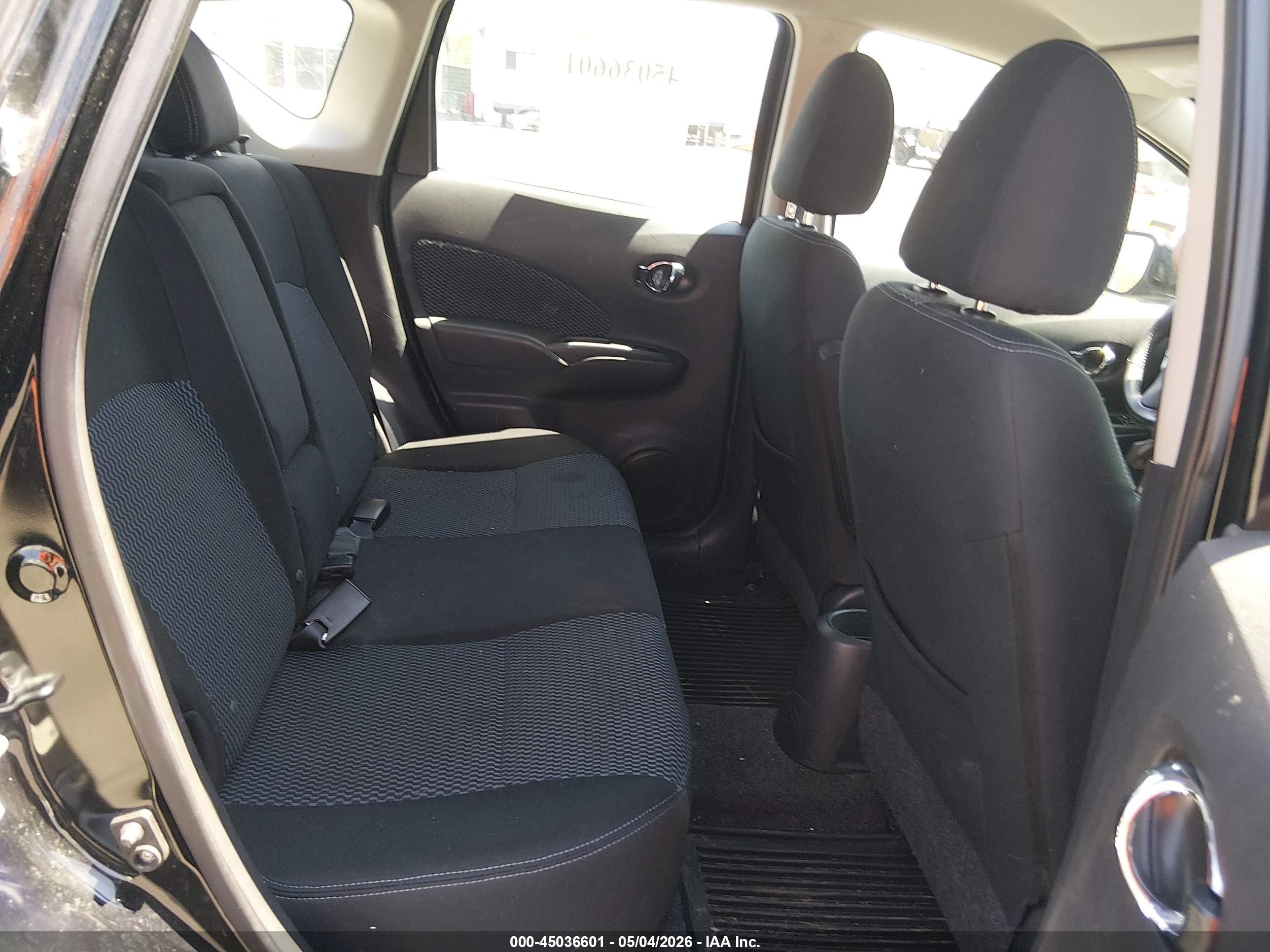 NISSAN VERSA image 8