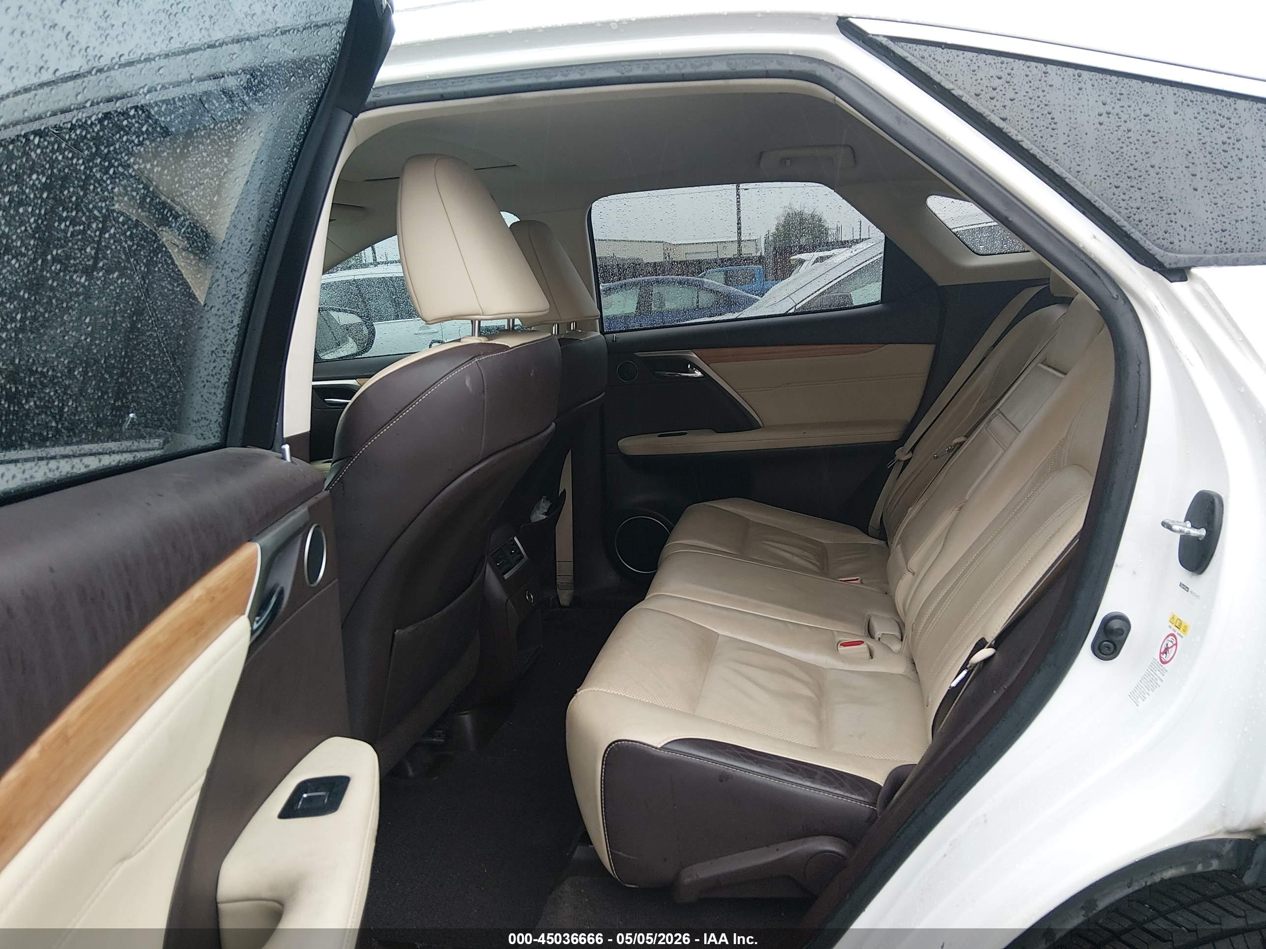LEXUS RX image 8