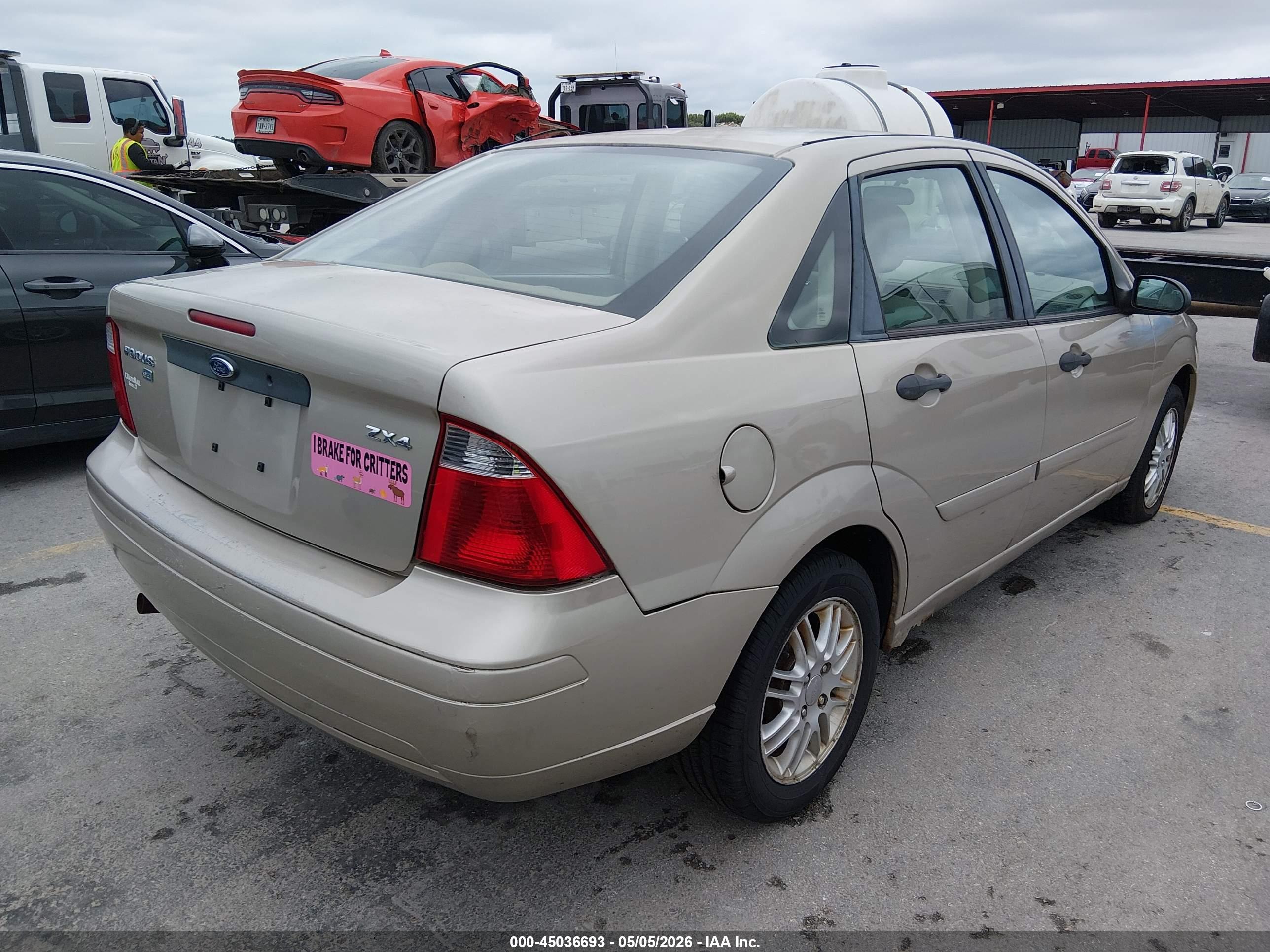 FORD FOCUS image 4