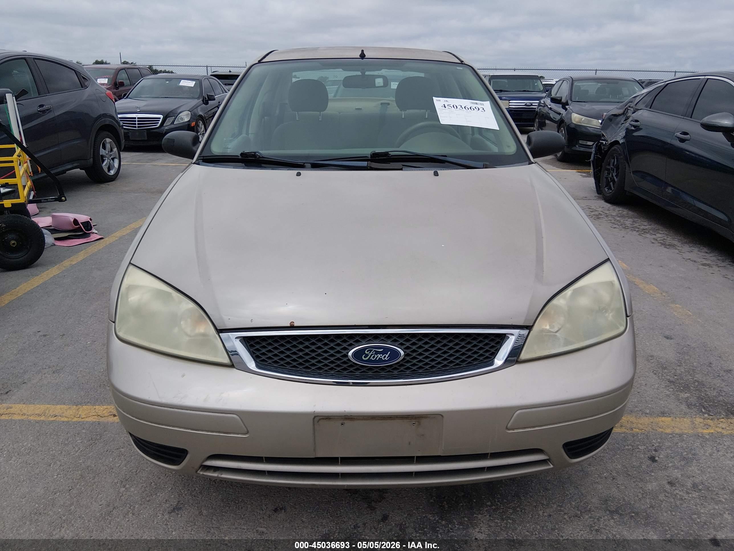 FORD FOCUS image 6