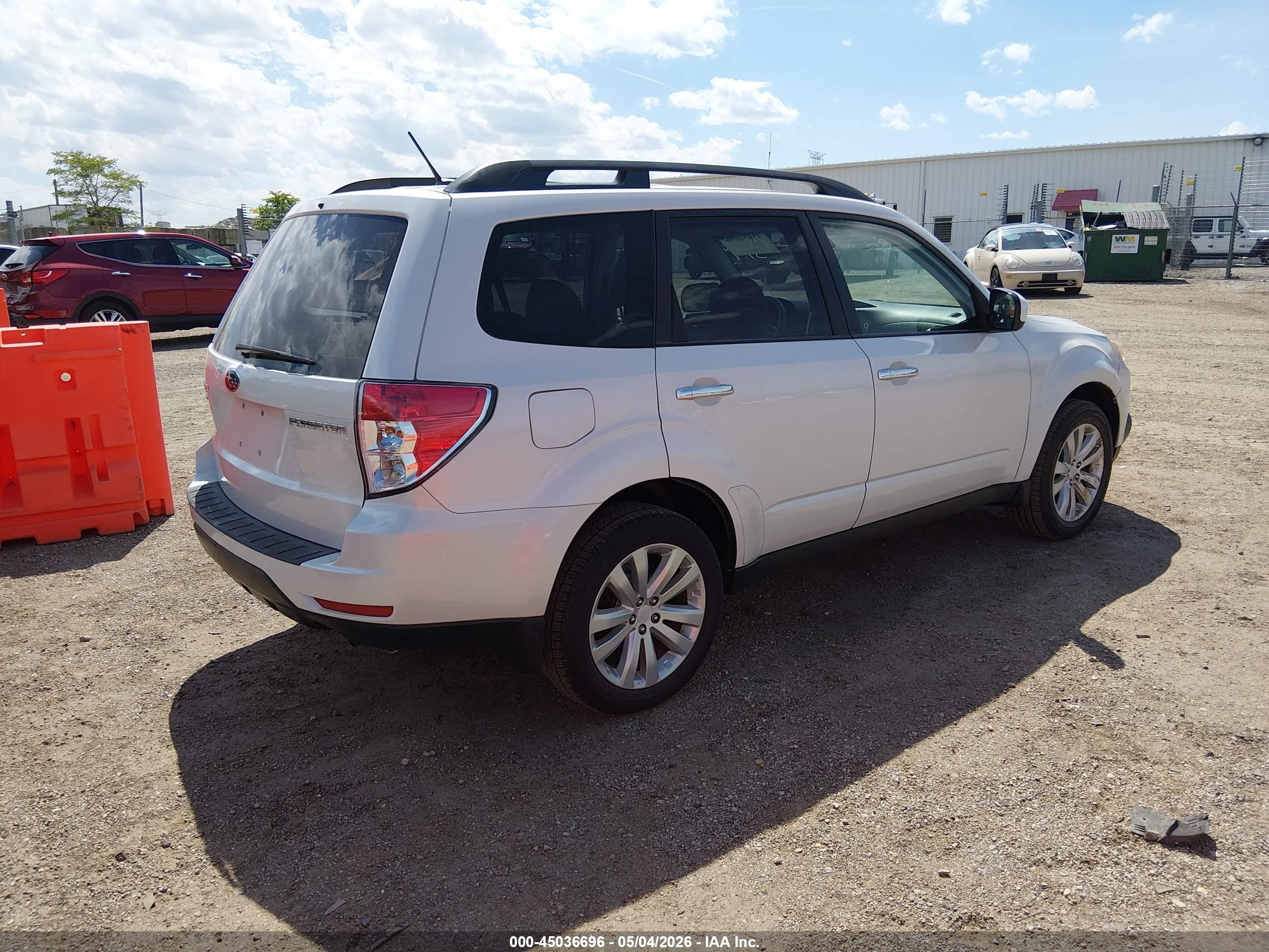 SUBARU FORESTER image 4
