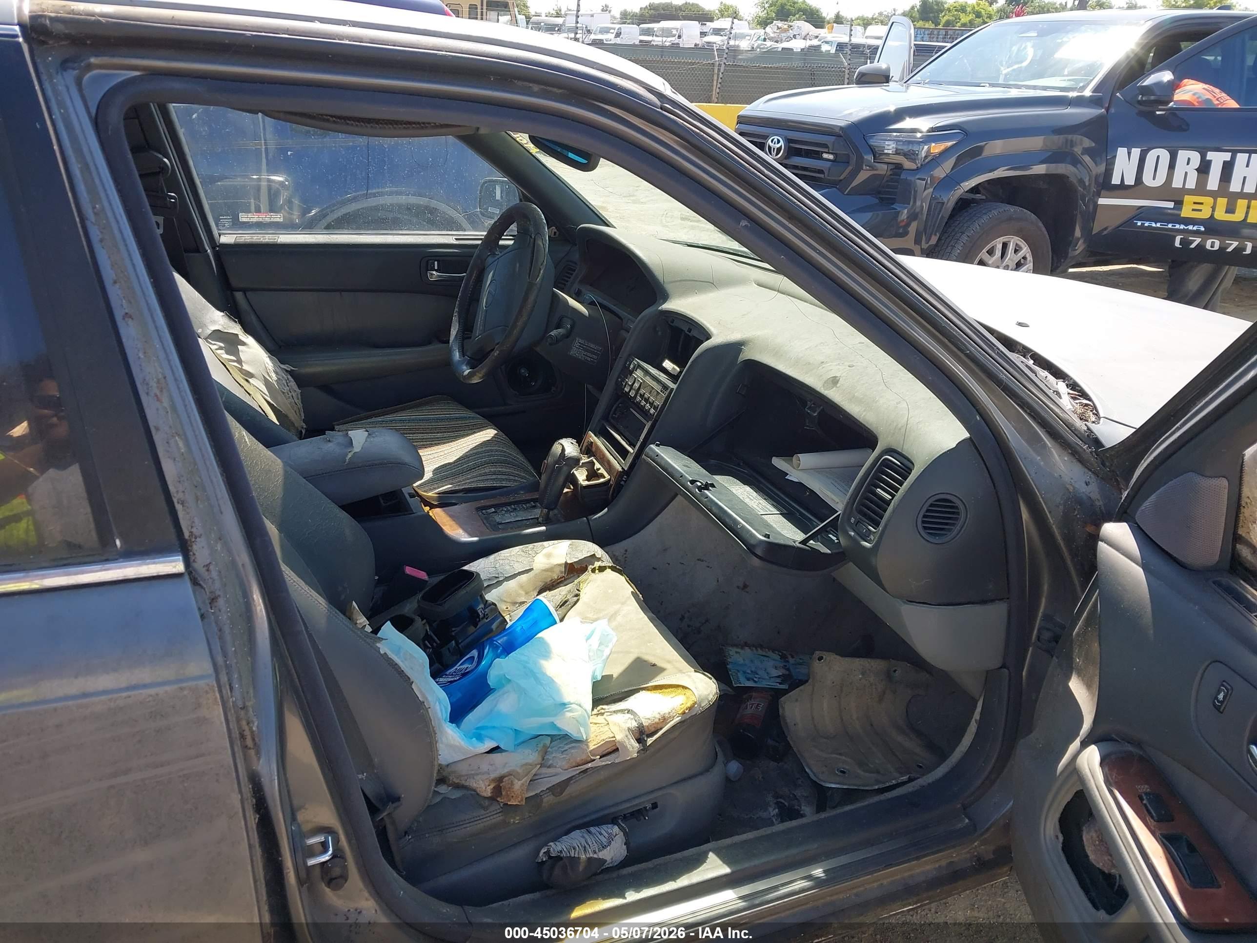 LEXUS LS image 5