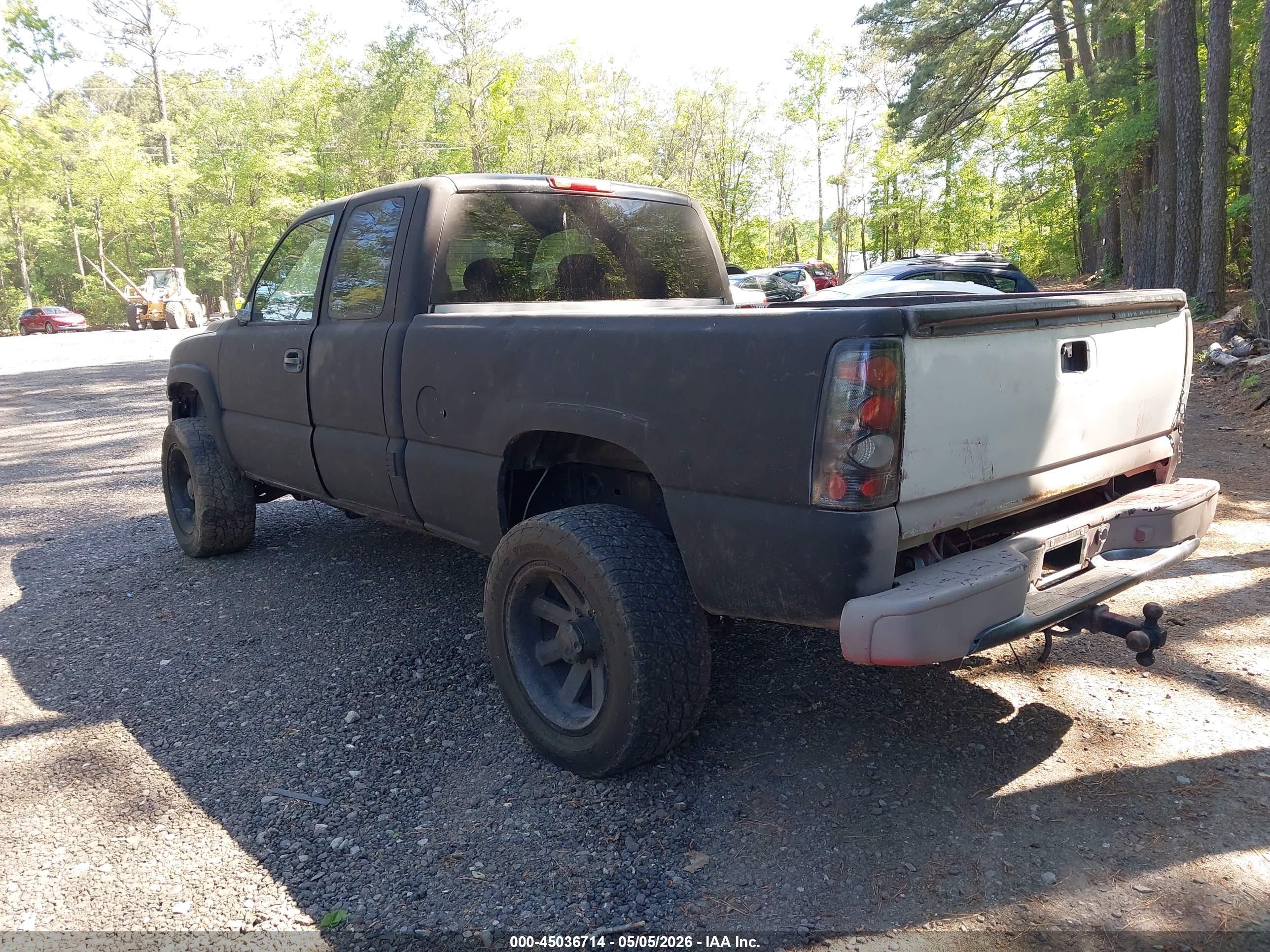 CHEVROLET SILVERADO image 3