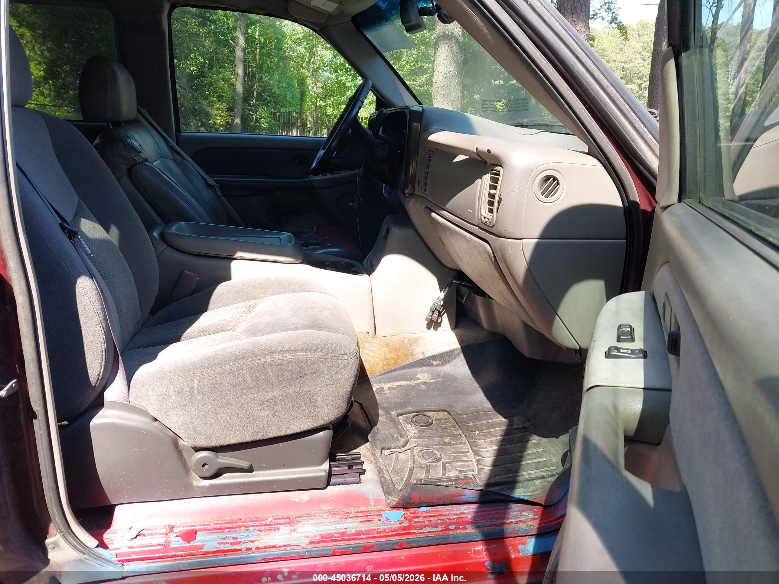 CHEVROLET SILVERADO image 5