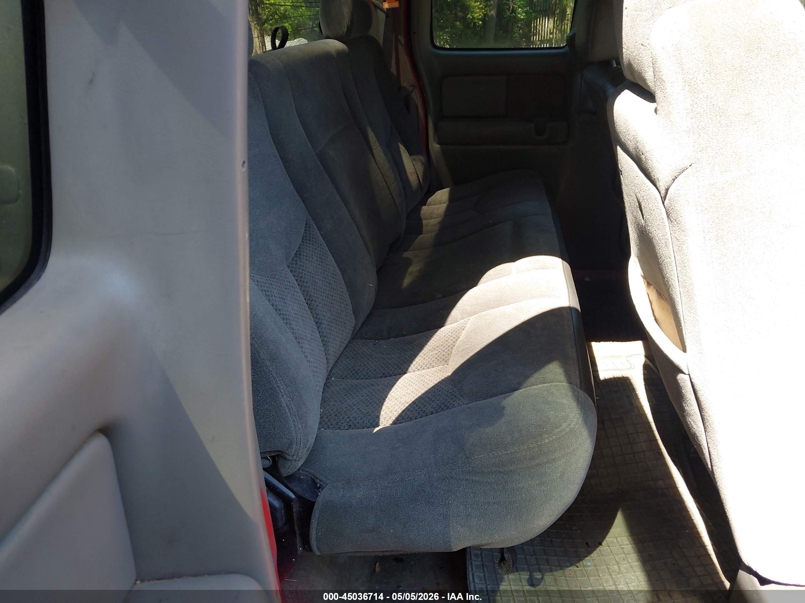CHEVROLET SILVERADO image 8