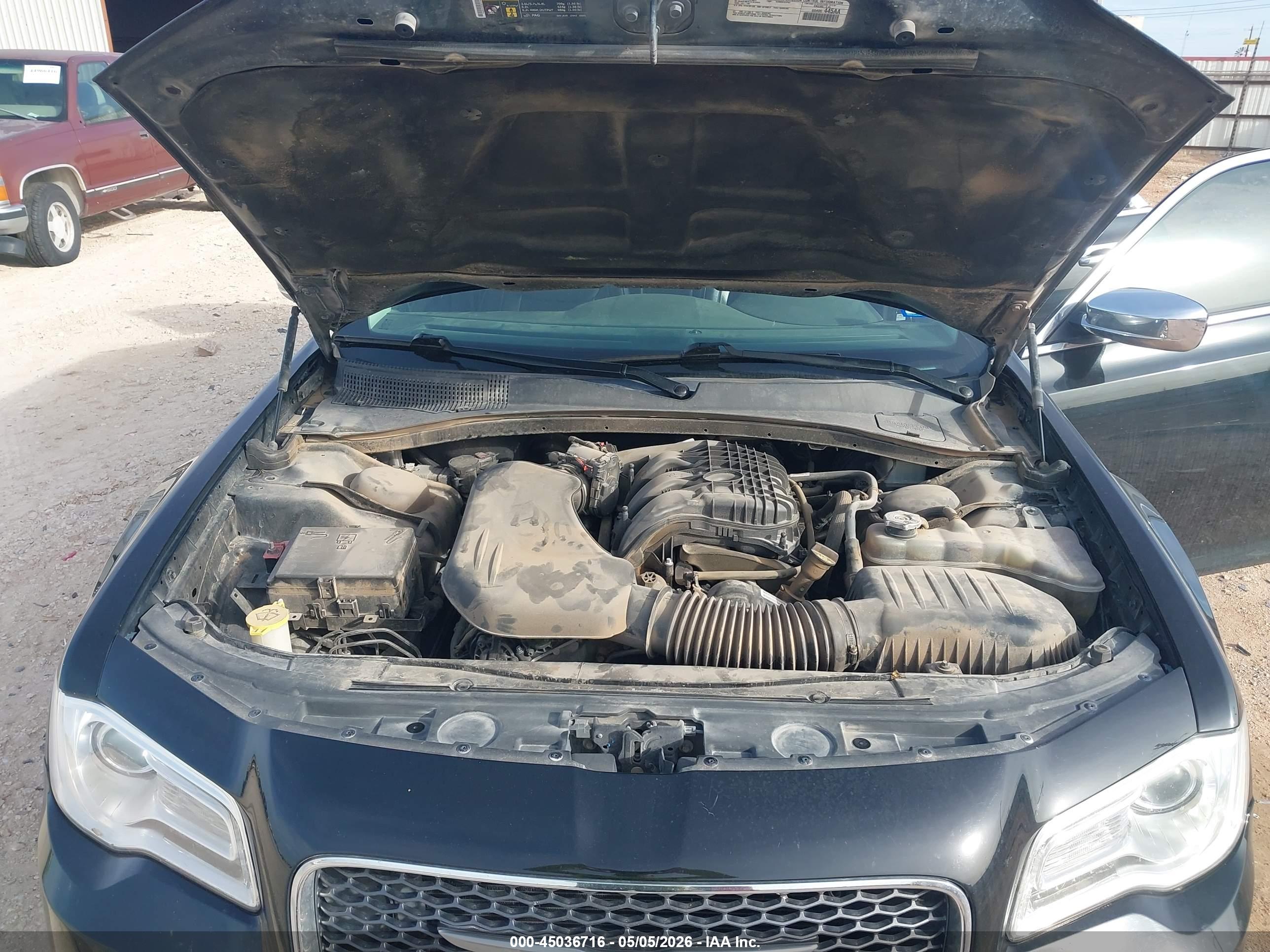 CHRYSLER 300 image 10