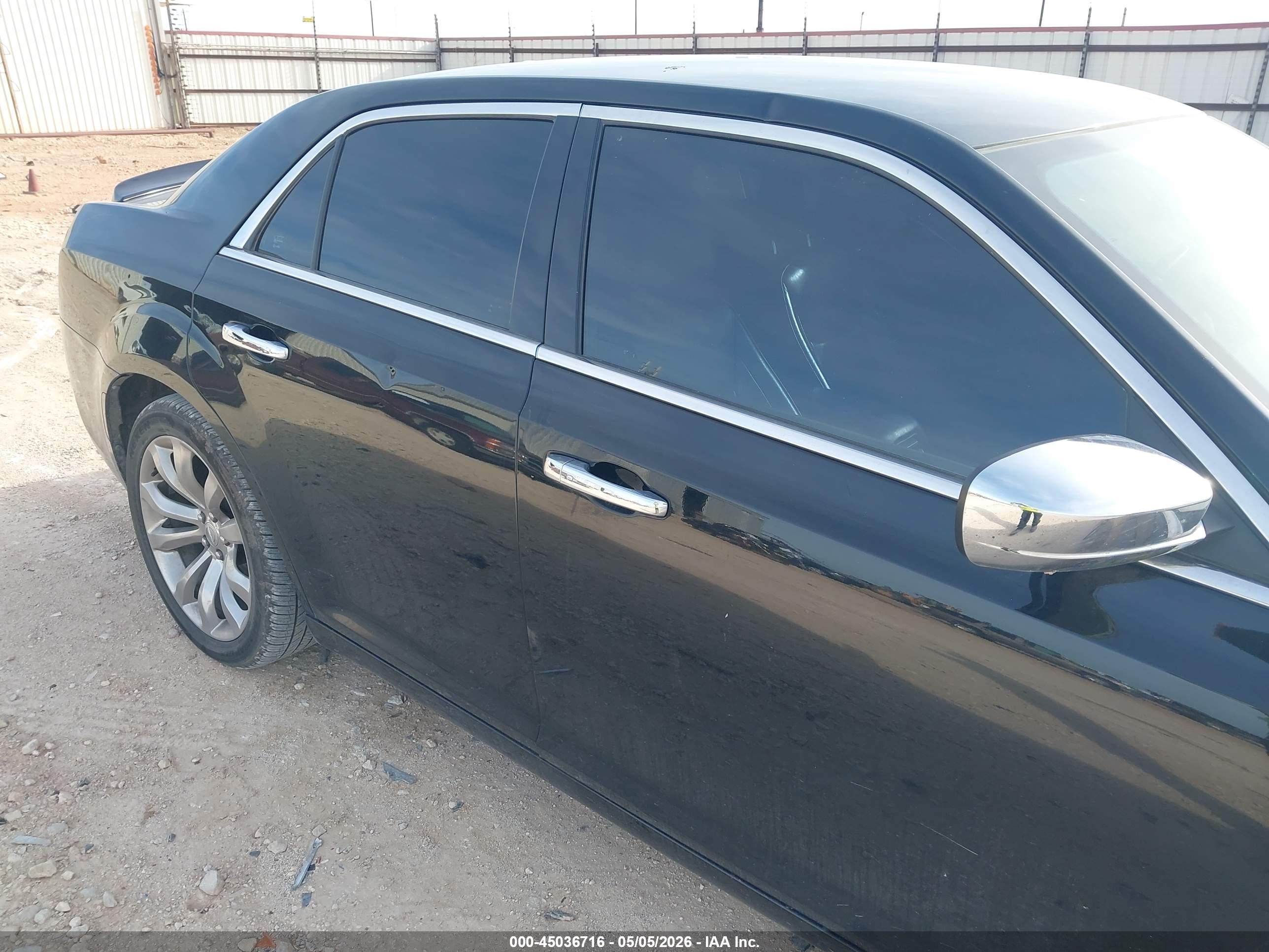 CHRYSLER 300 image 6
