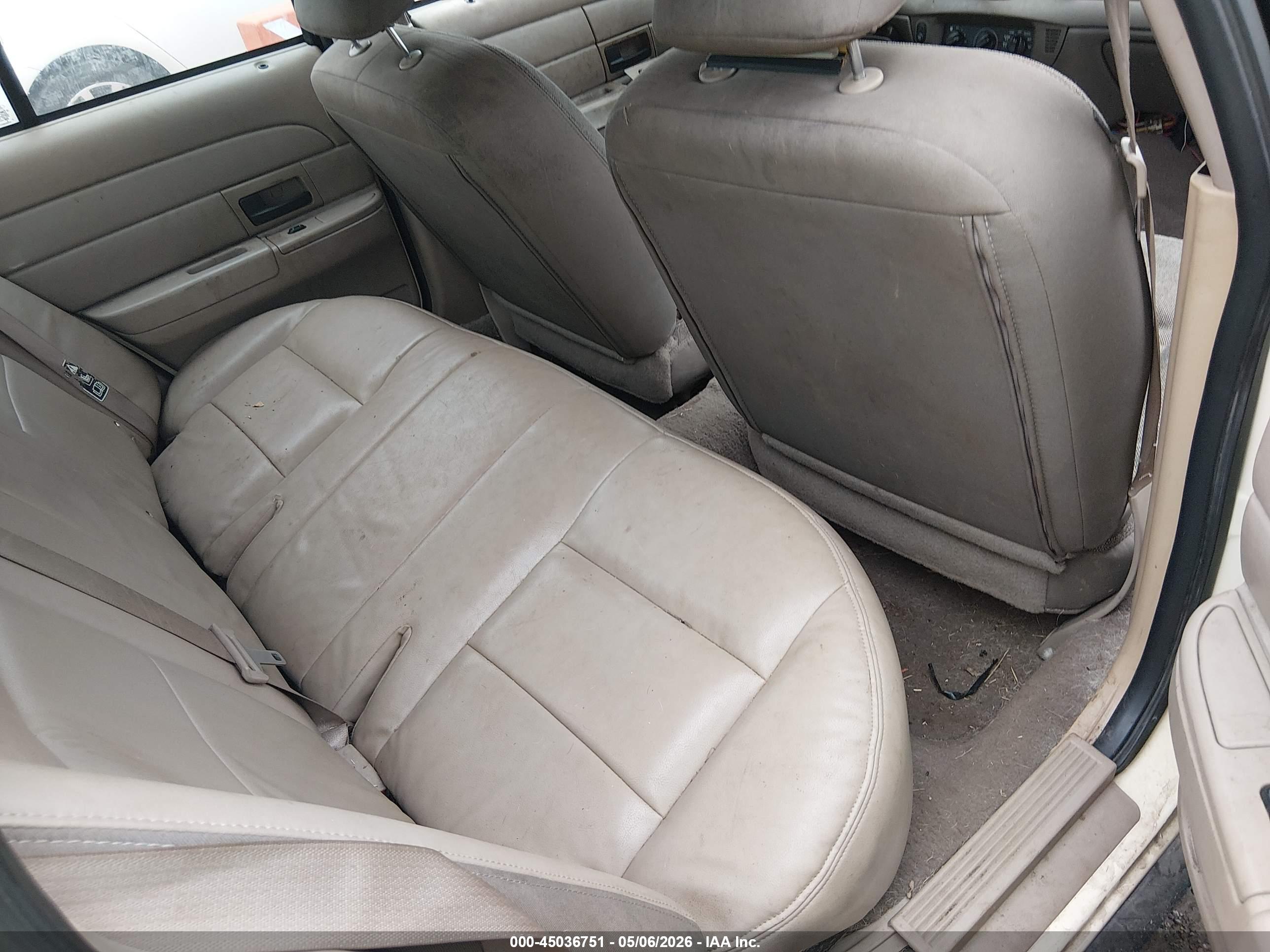 FORD CROWN image 8