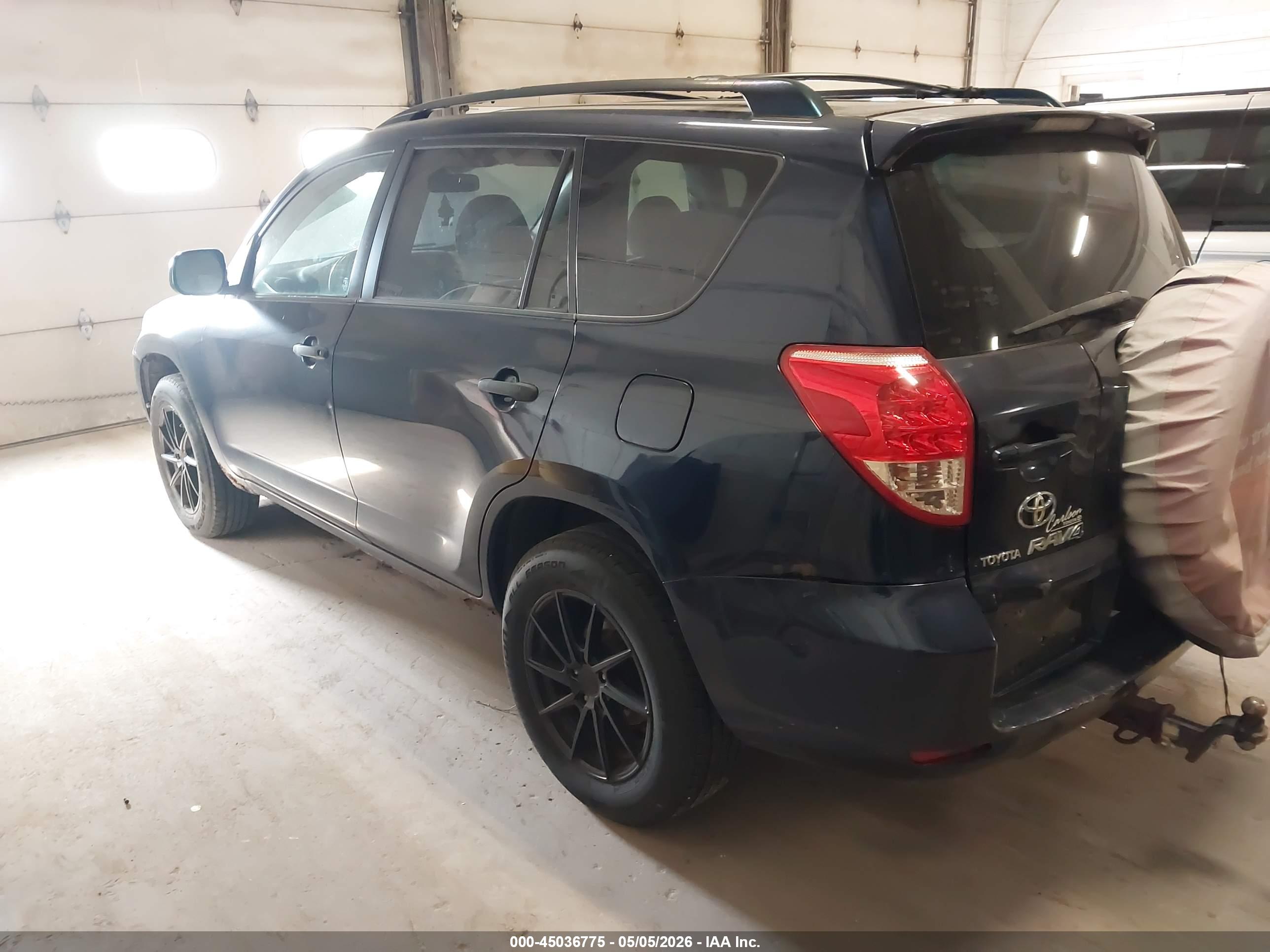 TOYOTA RAV4 image 3
