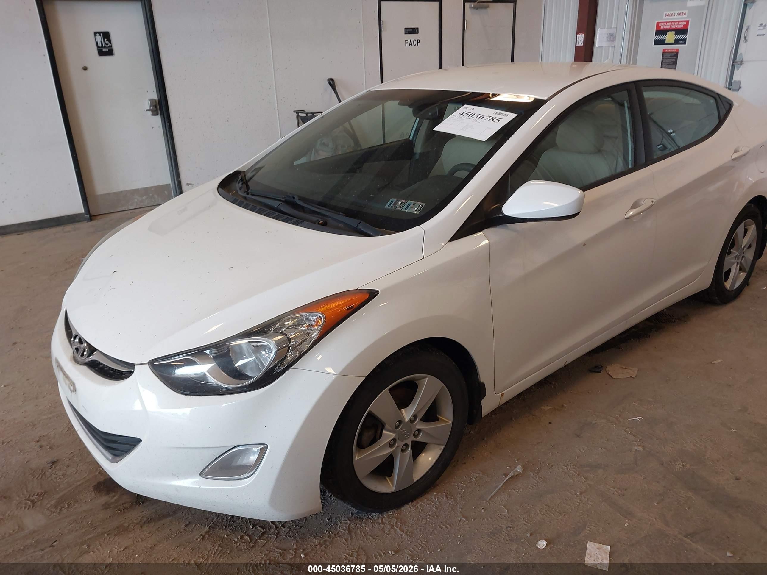 HYUNDAI ELANTRA image 2