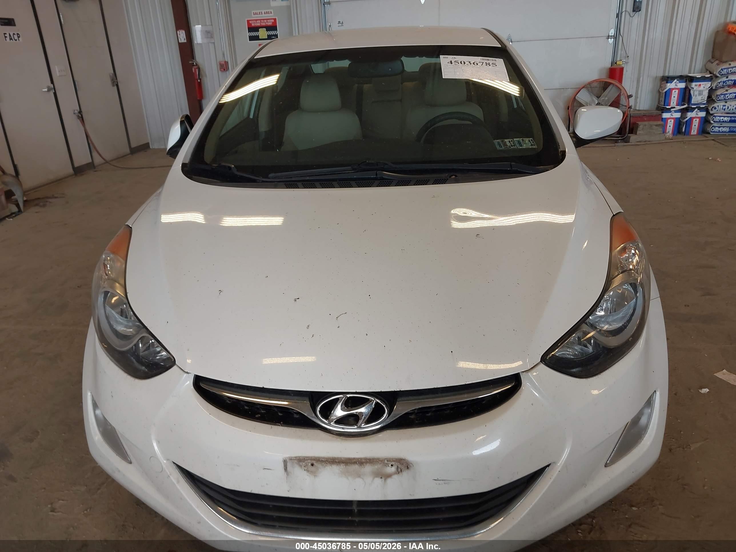 HYUNDAI ELANTRA image 6